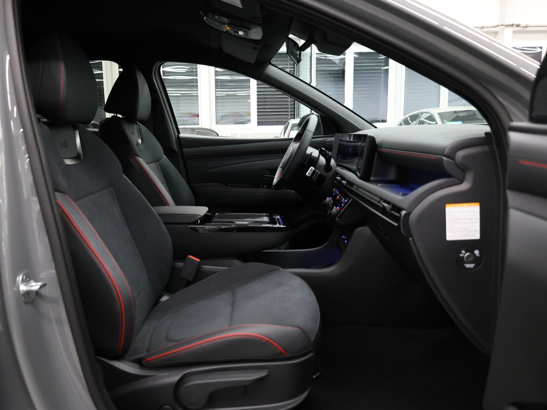 HYUNDAI Tucson 1.6 T-GDi PHEV N-Line 4WD-image-16