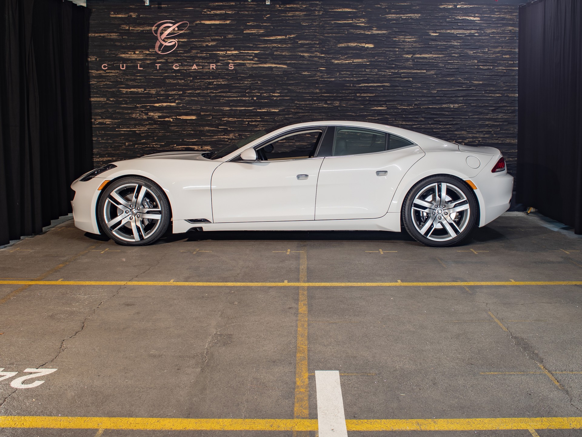 FISKER Karma Standard-image-1