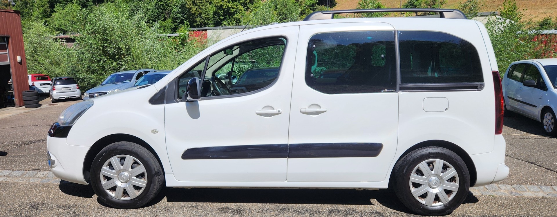 CITROEN Berlingo 1.6 e-HDi Exclusive EGS6-image-3