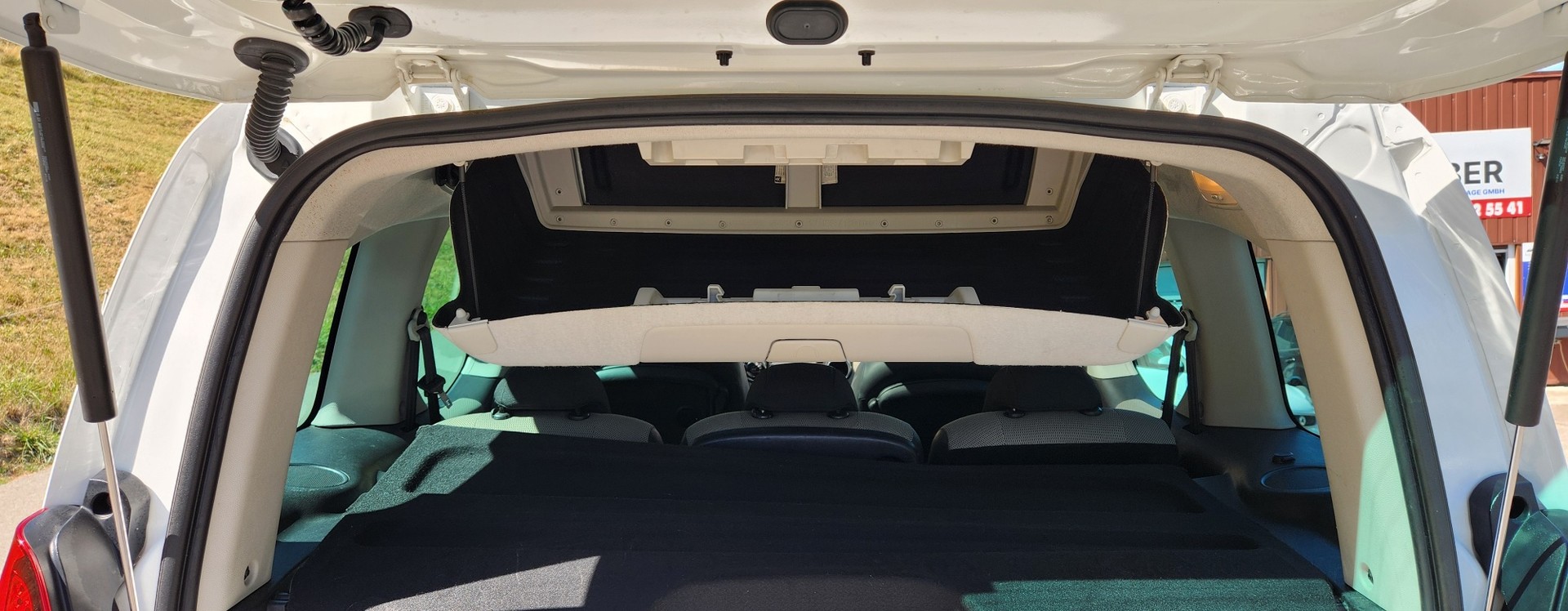 CITROEN Berlingo 1.6 e-HDi Exclusive EGS6-image-7