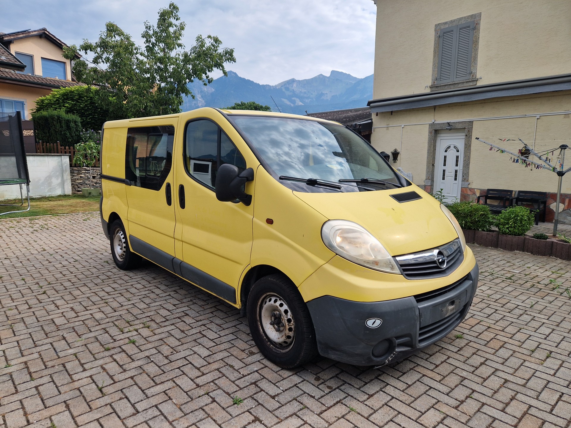 OPEL Vivaro 2.5 CDTI 2.7t L1H1-image-2
