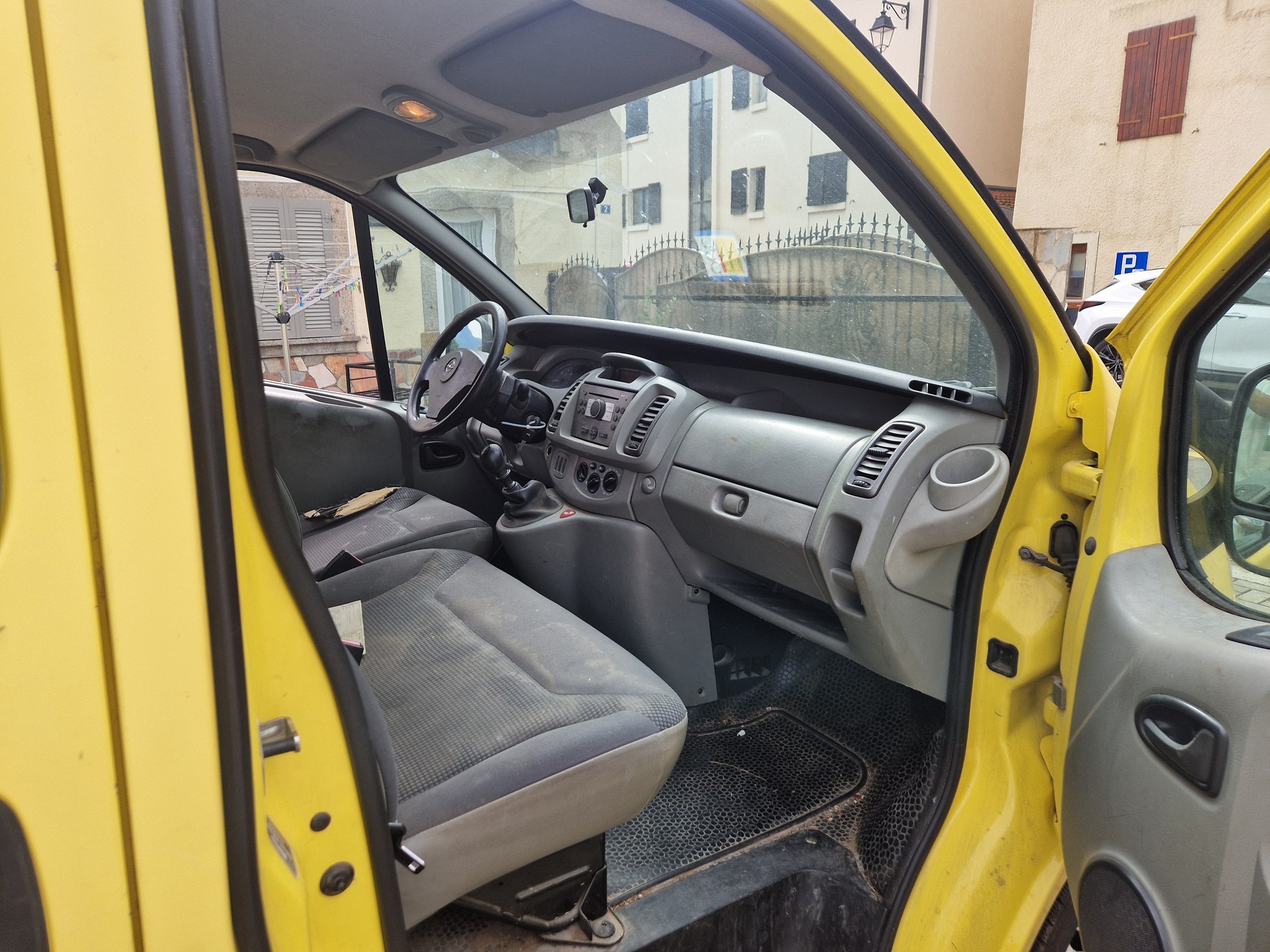 OPEL Vivaro 2.5 CDTI 2.7t L1H1-image-7