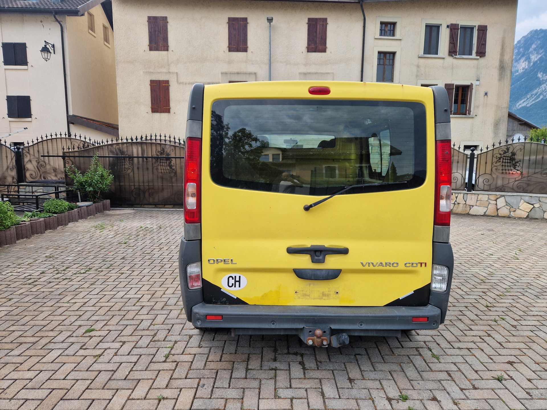 OPEL Vivaro 2.5 CDTI 2.7t L1H1-image-4
