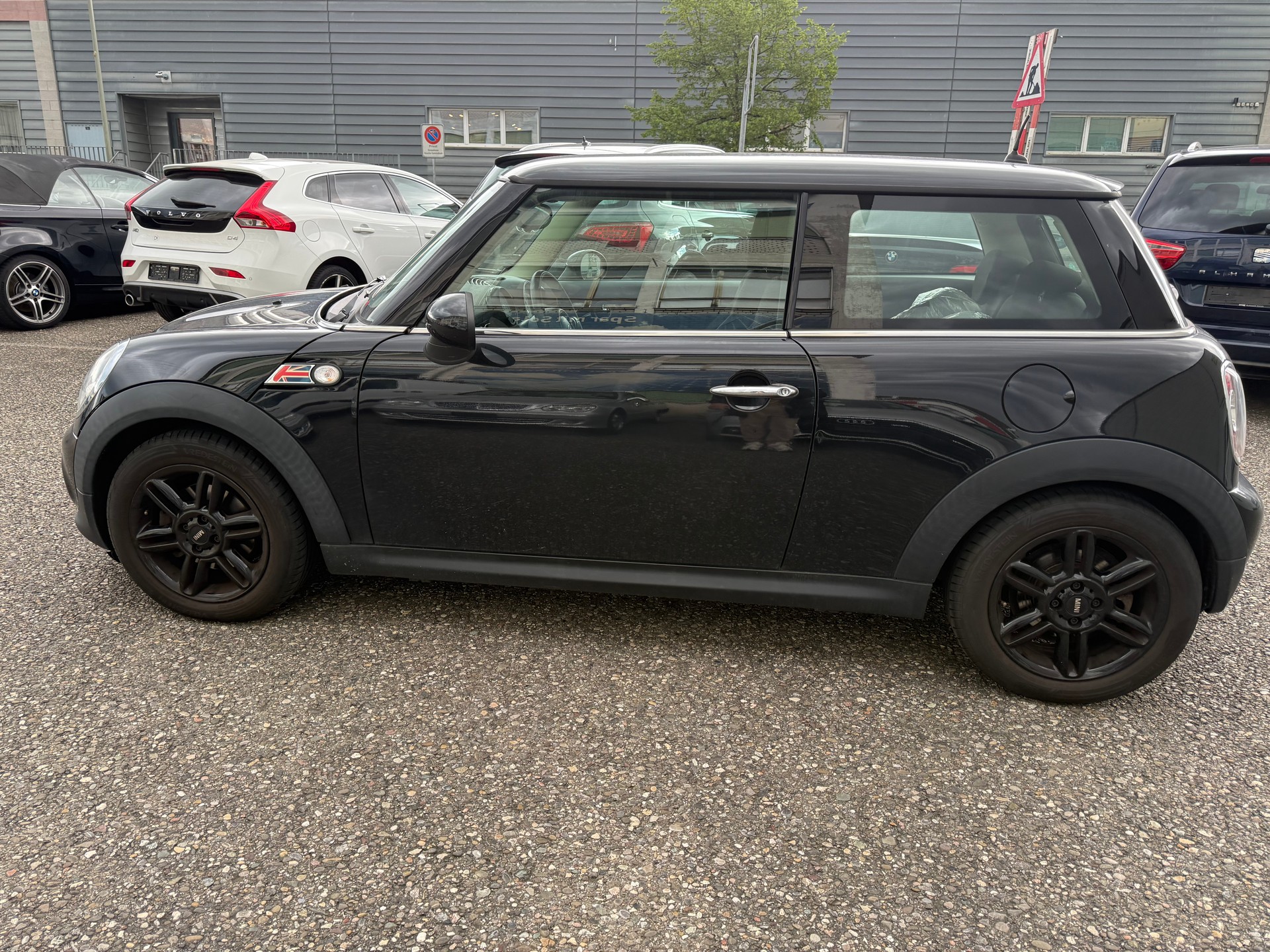 MINI One-image-2