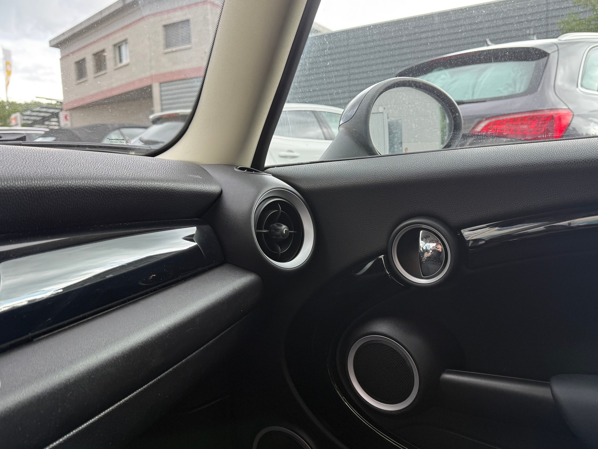 MINI One-image-9