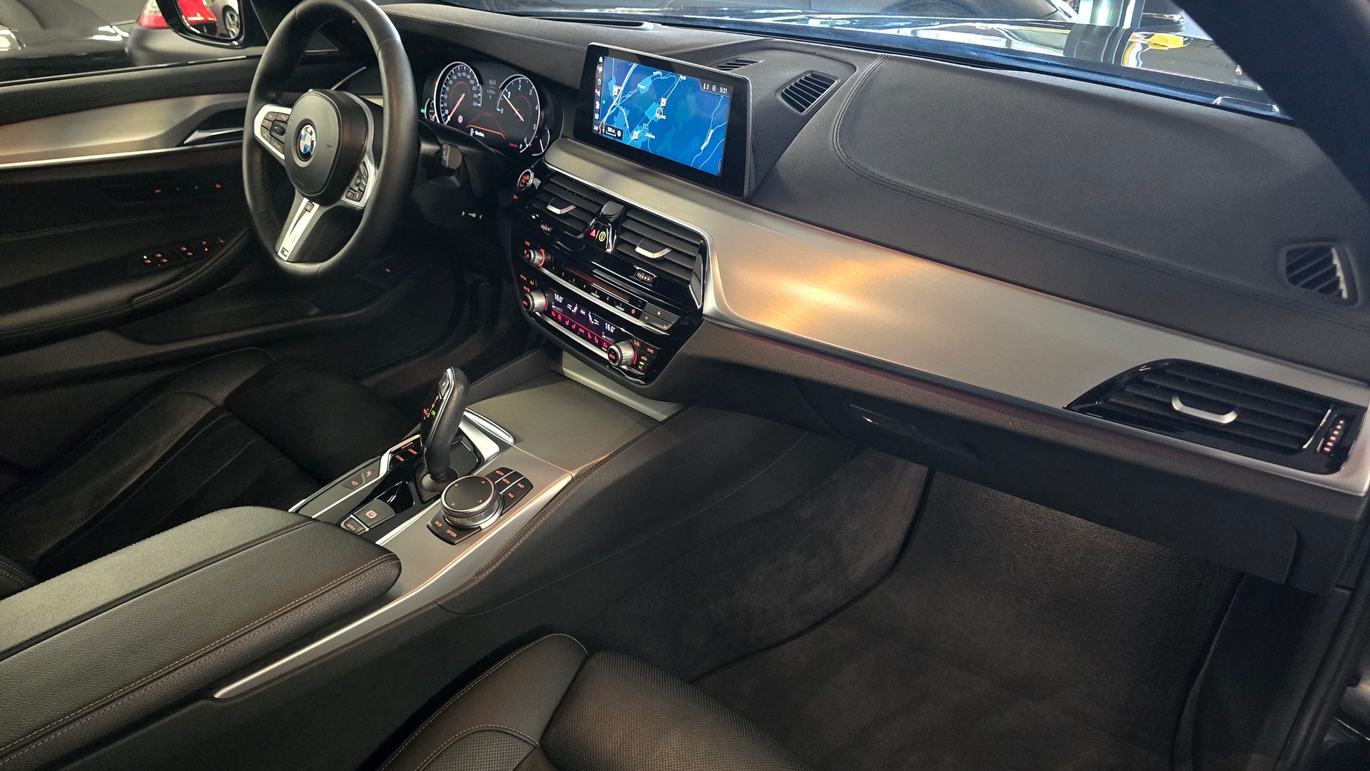 BMW 540d xDrive Touring M Sport Paket Steptronic-image-20