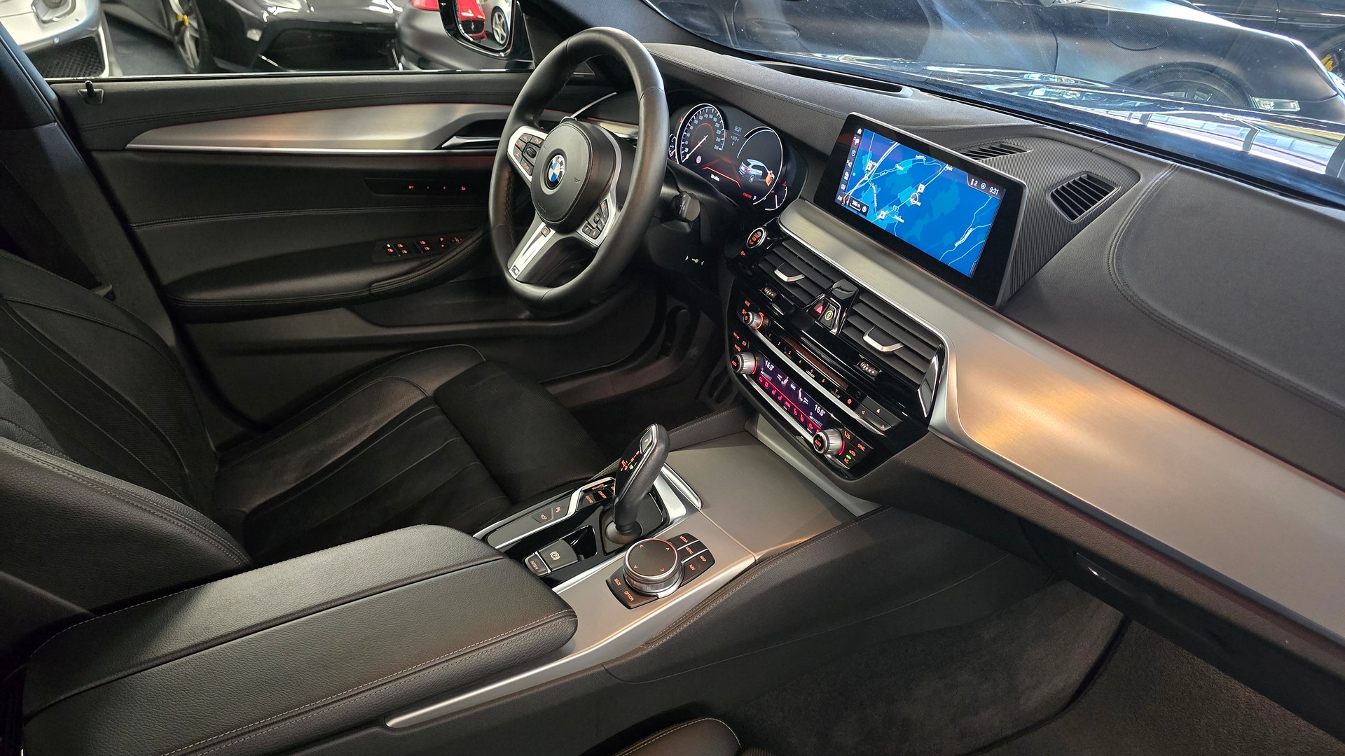 BMW 540d xDrive Touring M Sport Paket Steptronic-image-19