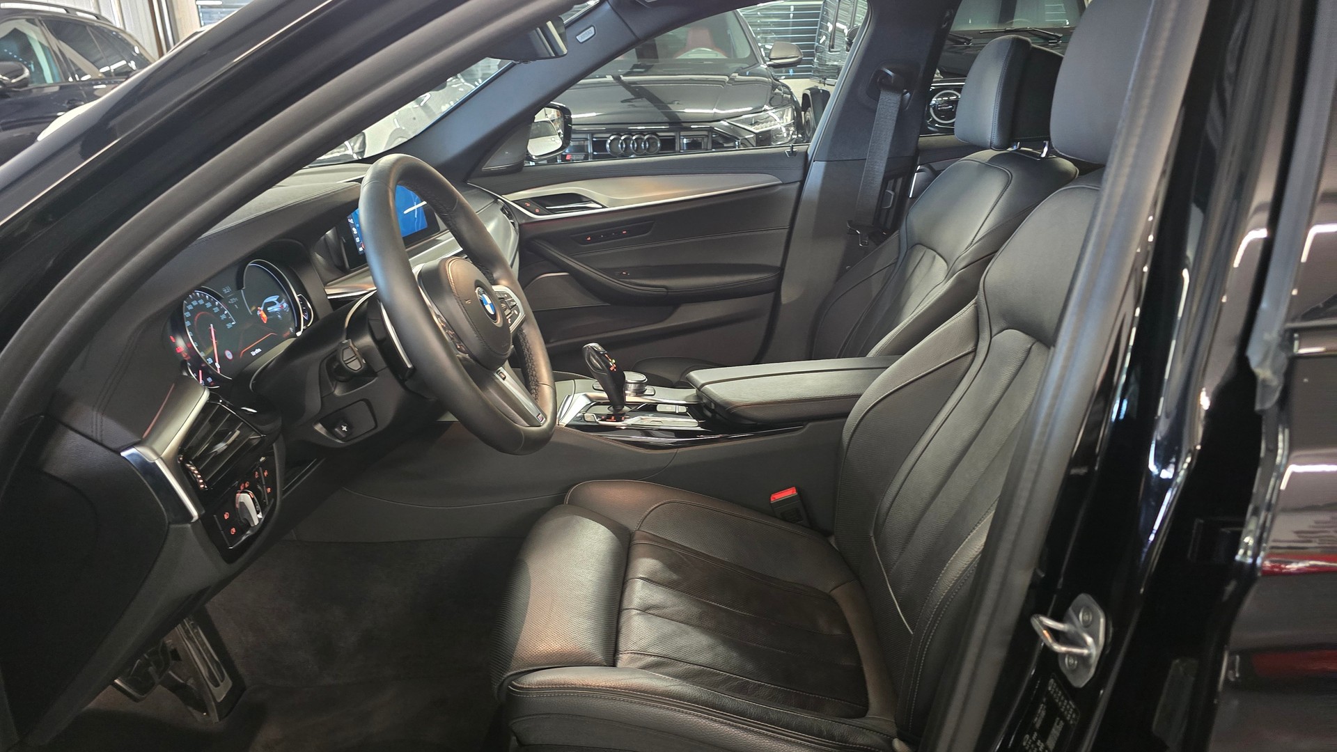BMW 540d xDrive Touring M Sport Paket Steptronic-image-18