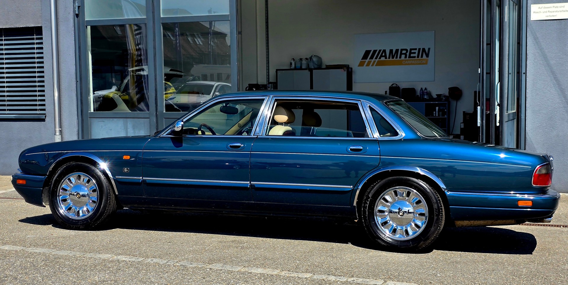 DAIMLER 6.0 Double Six Majestic-image-0