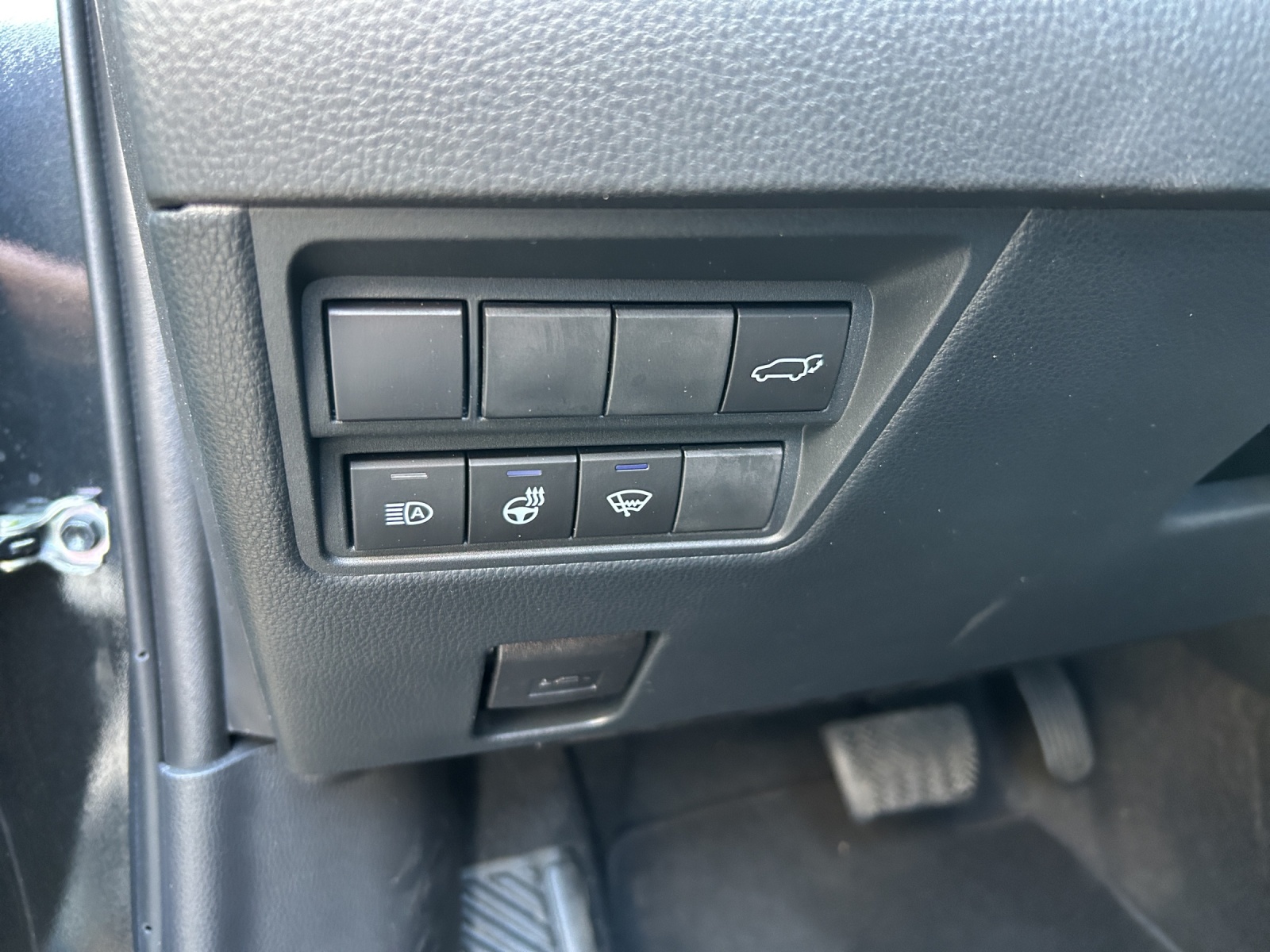 TOYOTA Yaris Cross 1.5 Adventure e-CVT AWDi- 4x4 - NAVI - Head-up Display - LED-image-8