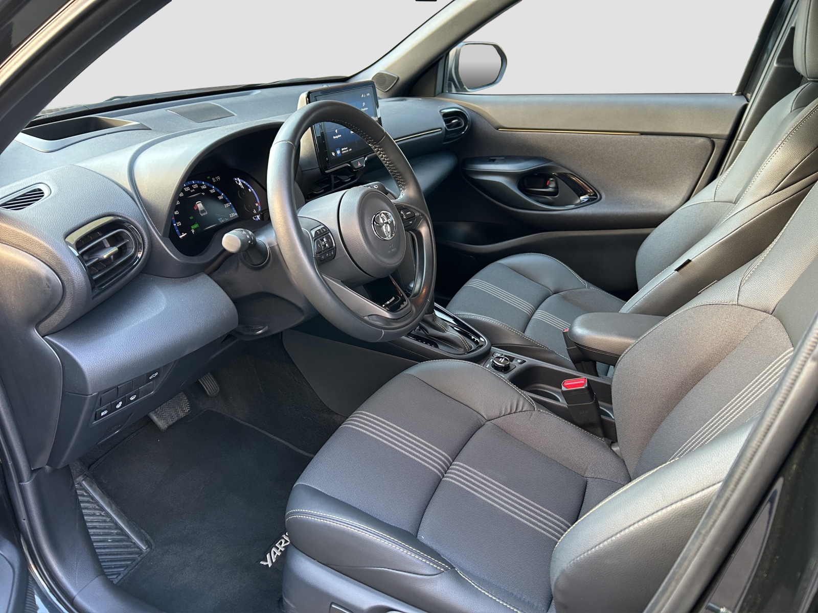 TOYOTA Yaris Cross 1.5 Adventure e-CVT AWDi- 4x4 - NAVI - Head-up Display - LED-image-5
