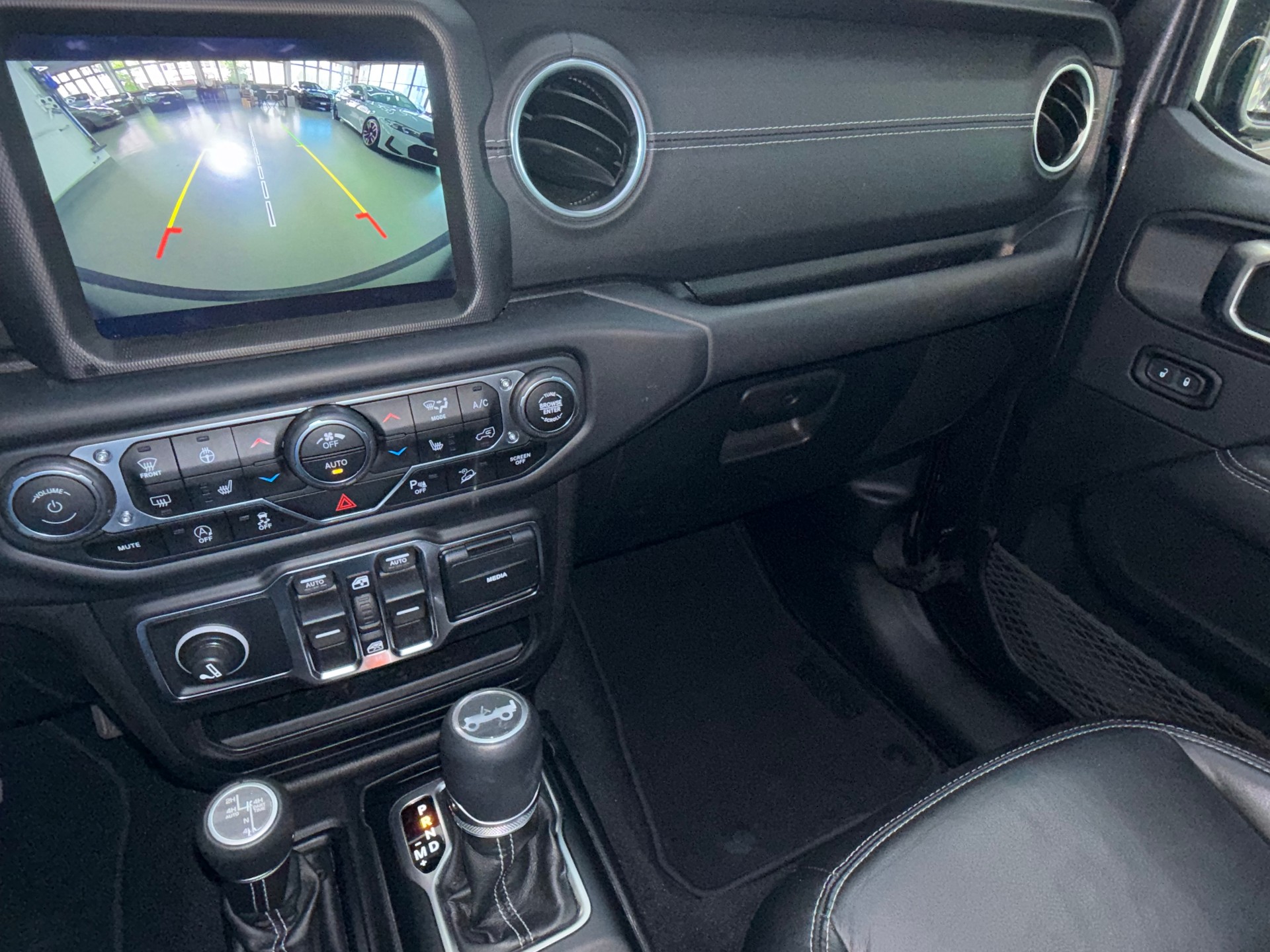 JEEP Wrangler 2.0 Unlimited Sahara Automatic ink. gratis Service! elektr. Schiebedach-image-17