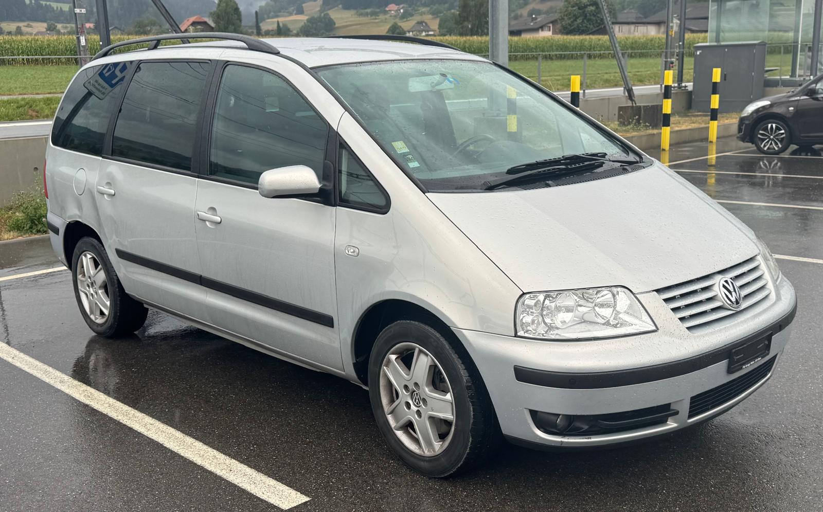 VW Sharan 2.8 V6 Highline-image-2