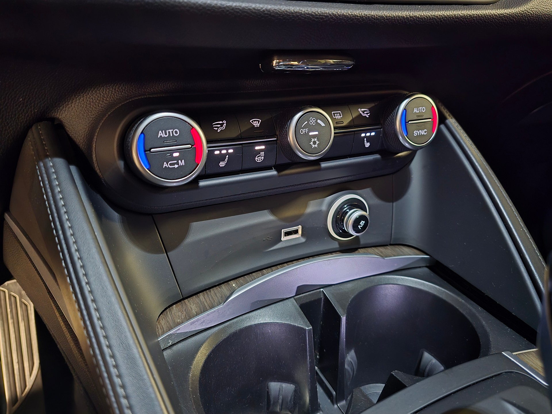 ALFA ROMEO 2.0 First Edition Q4 Automatic-image-14
