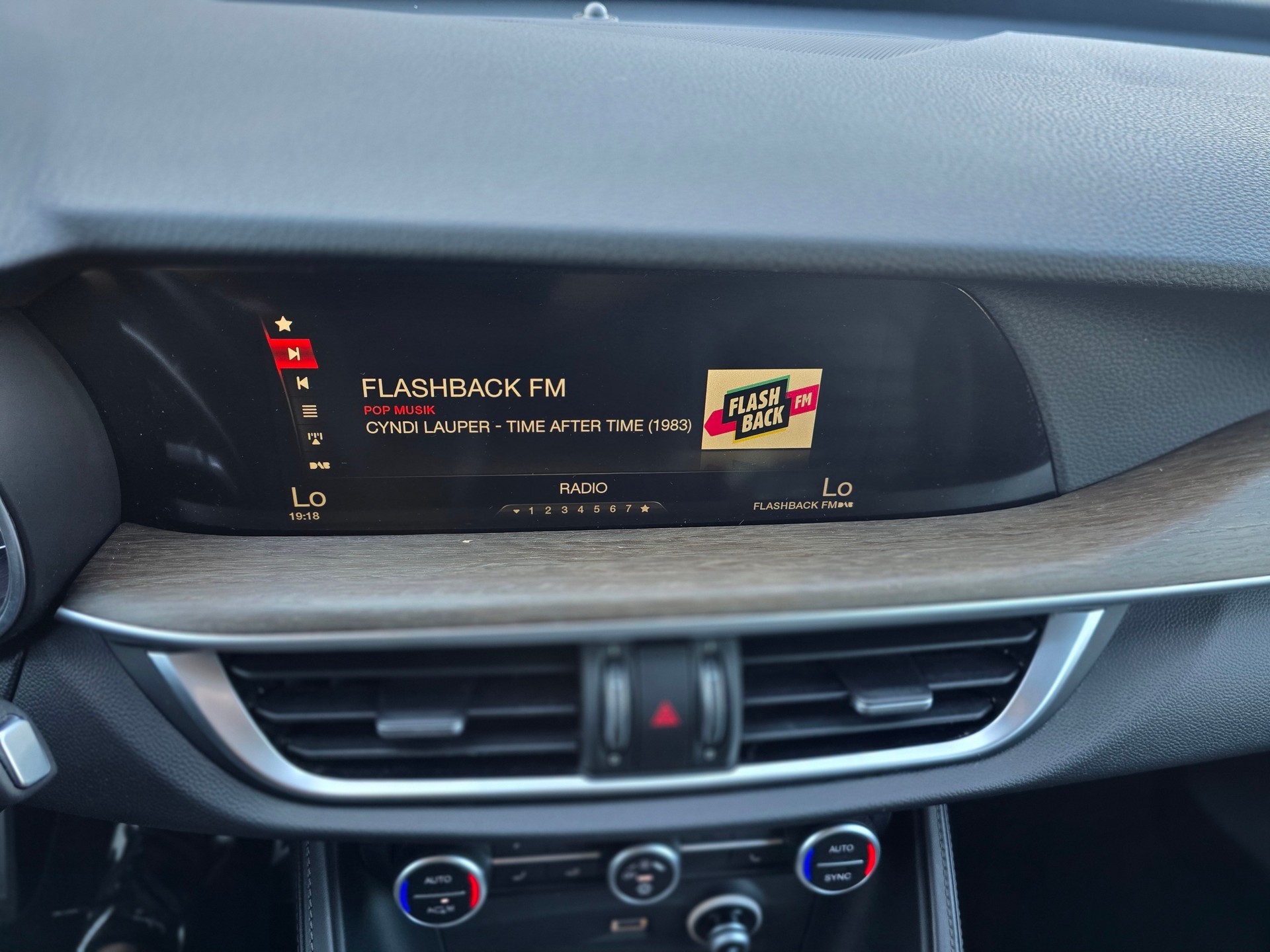 ALFA ROMEO 2.0 First Edition Q4 Automatic-image-12