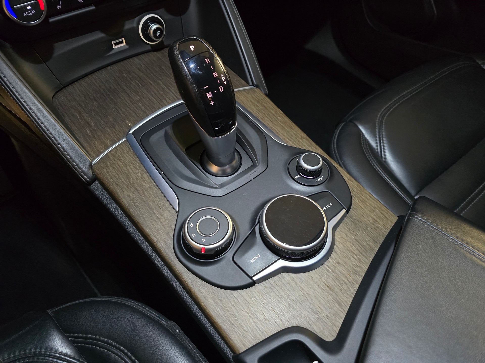 ALFA ROMEO 2.0 First Edition Q4 Automatic-image-15