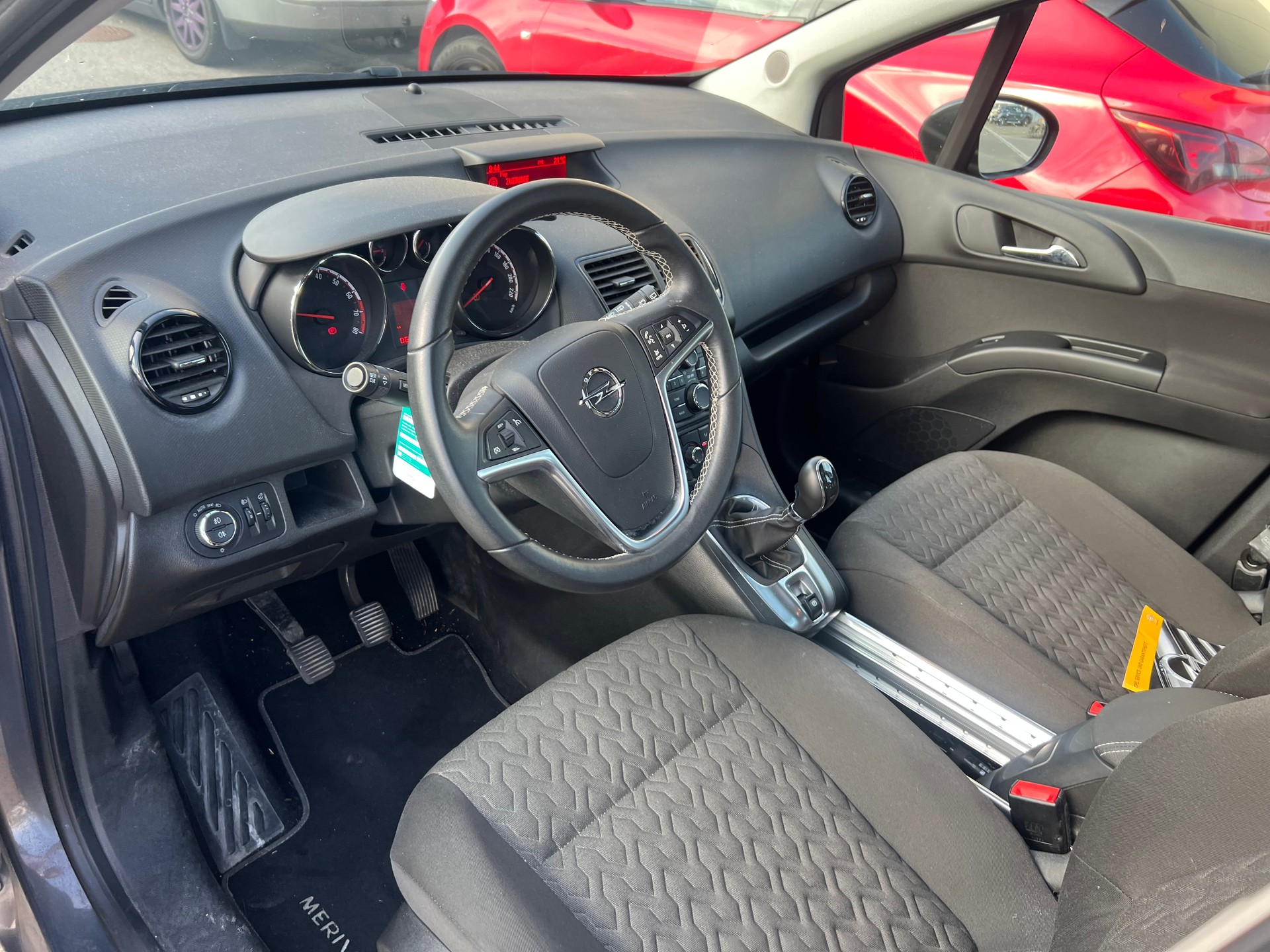 OPEL Meriva 1.4 Turbo Active Edition-image-9