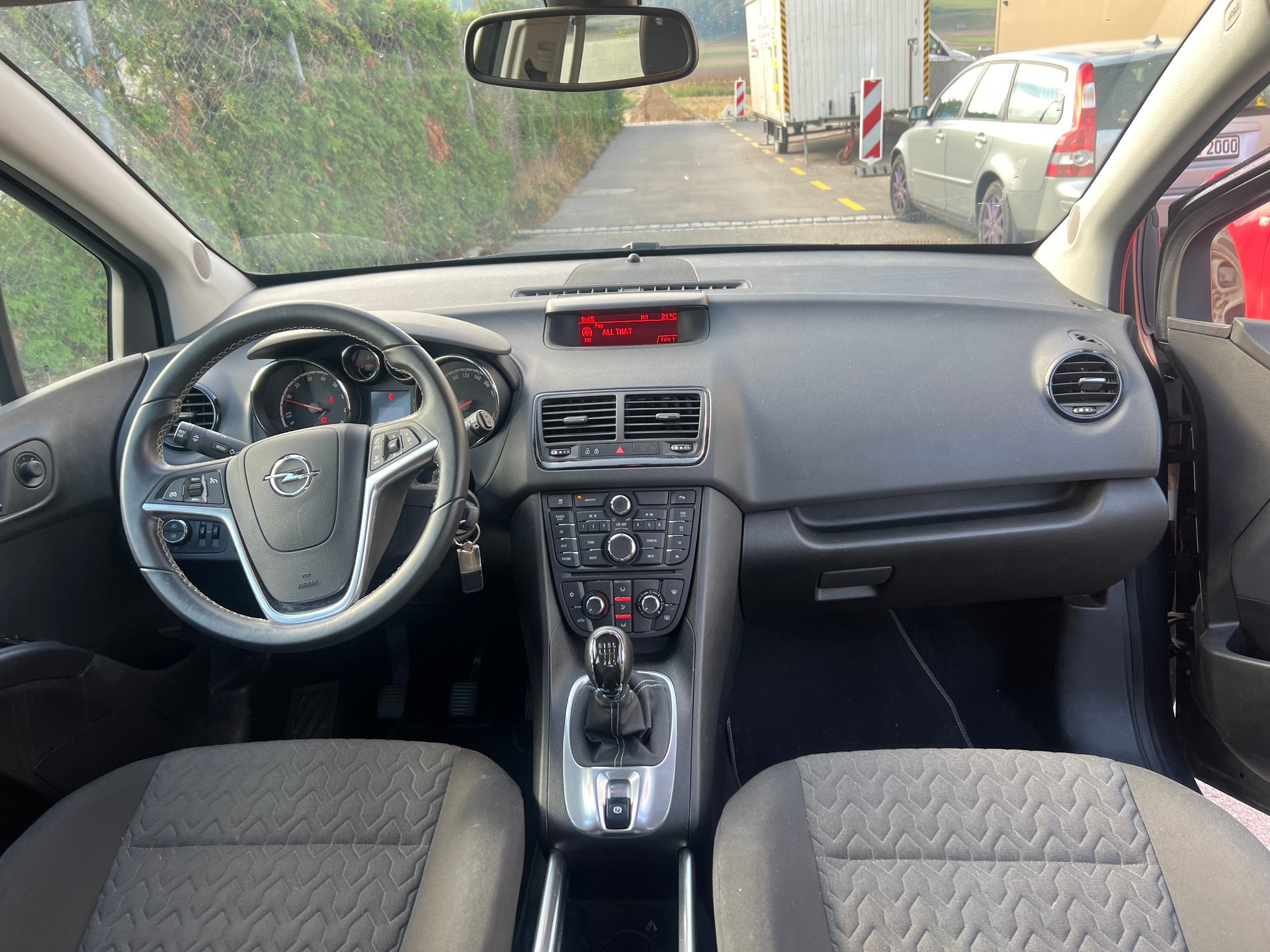OPEL Meriva 1.4 Turbo Active Edition-image-10