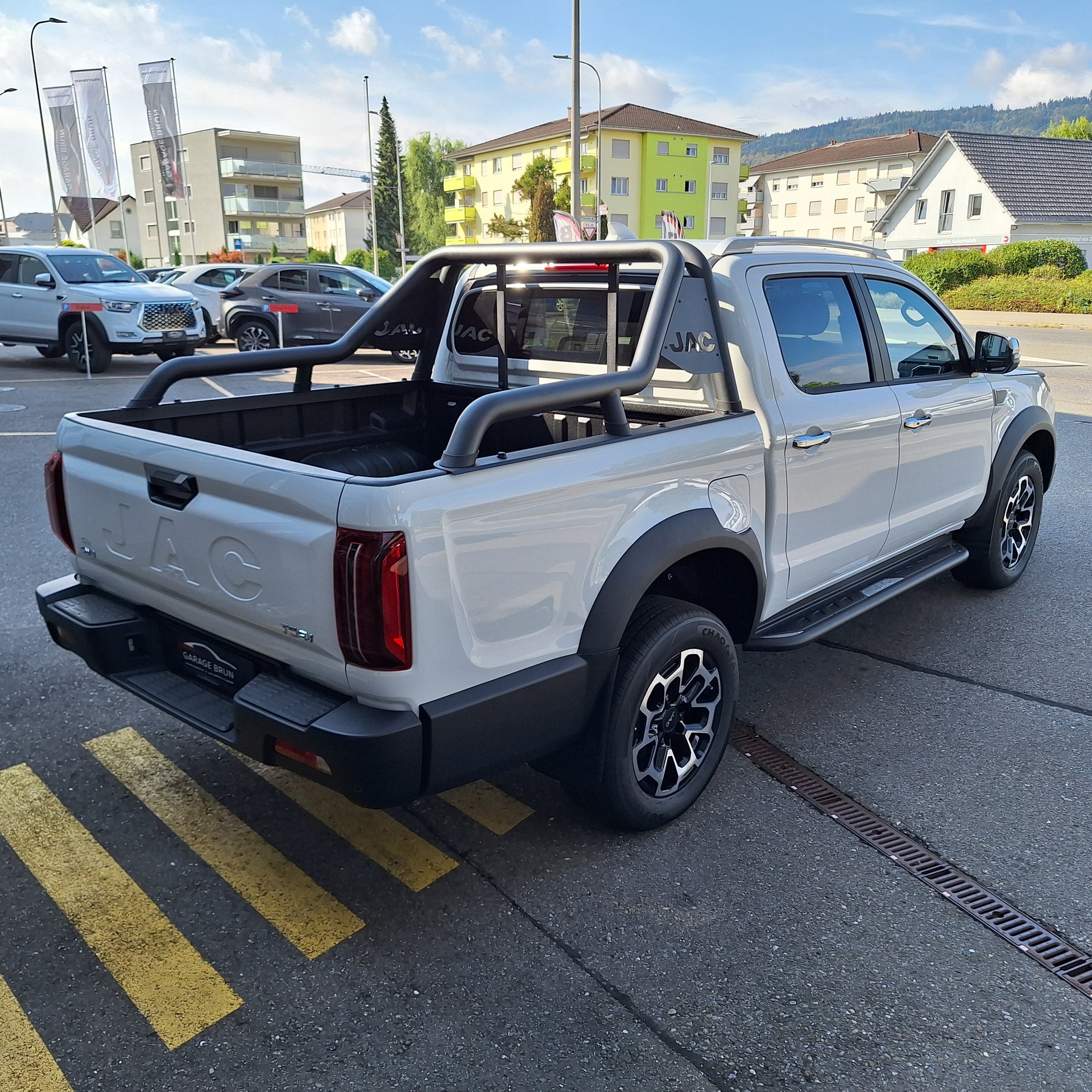 JAC T9EV 88kWh Luxury 4x4-image-4