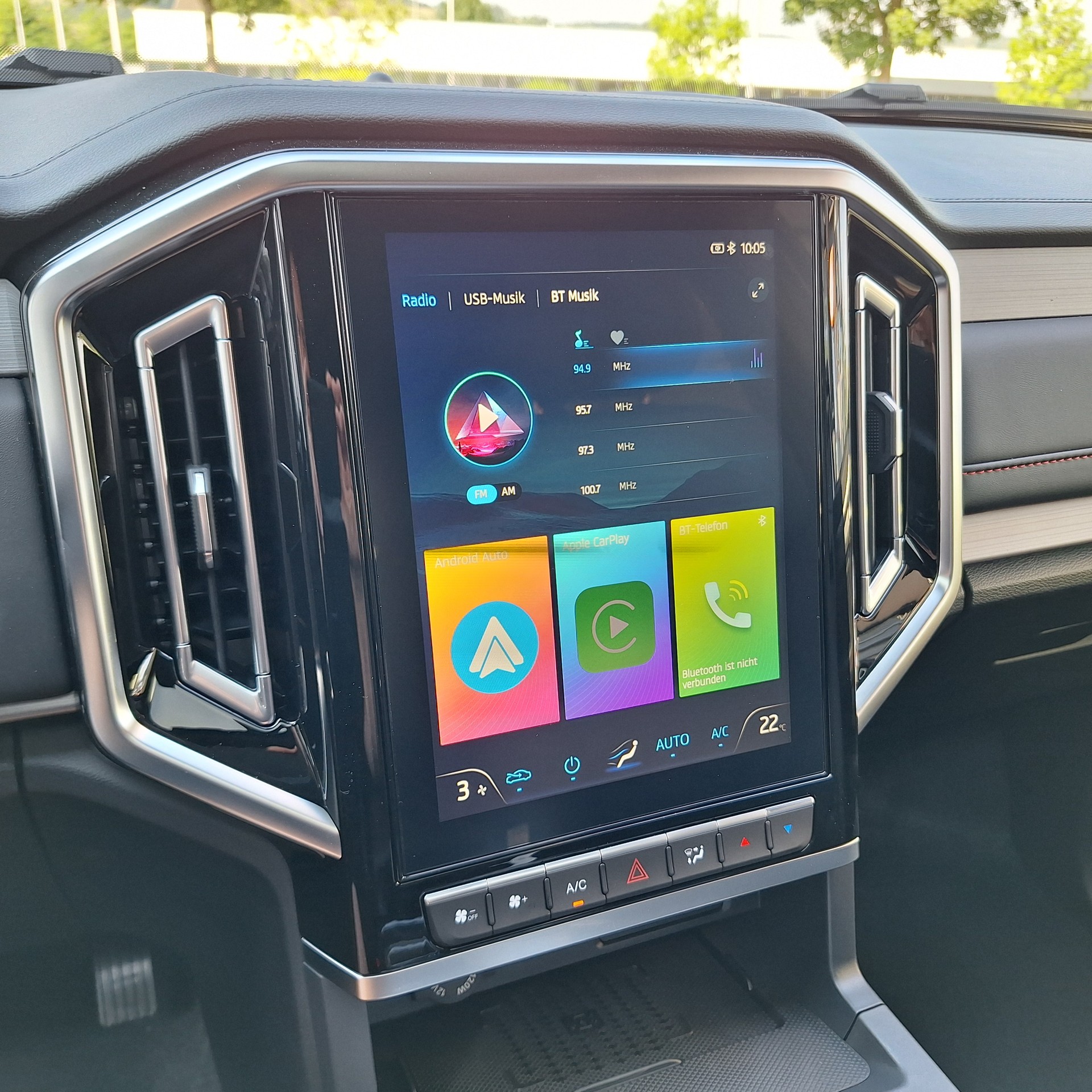 JAC T9EV 88kWh Luxury 4x4-image-13