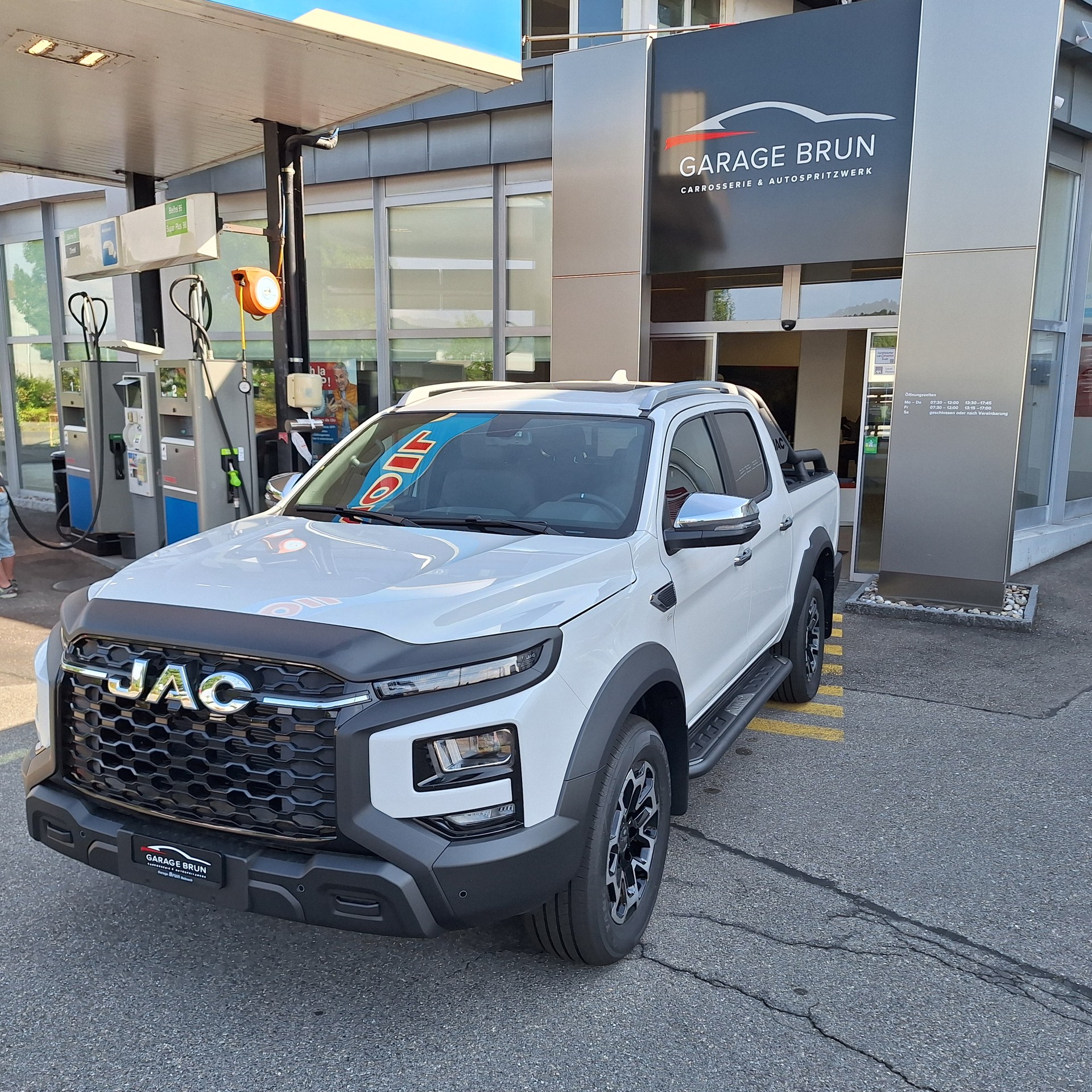JAC T9EV 88kWh Luxury 4x4-image-1