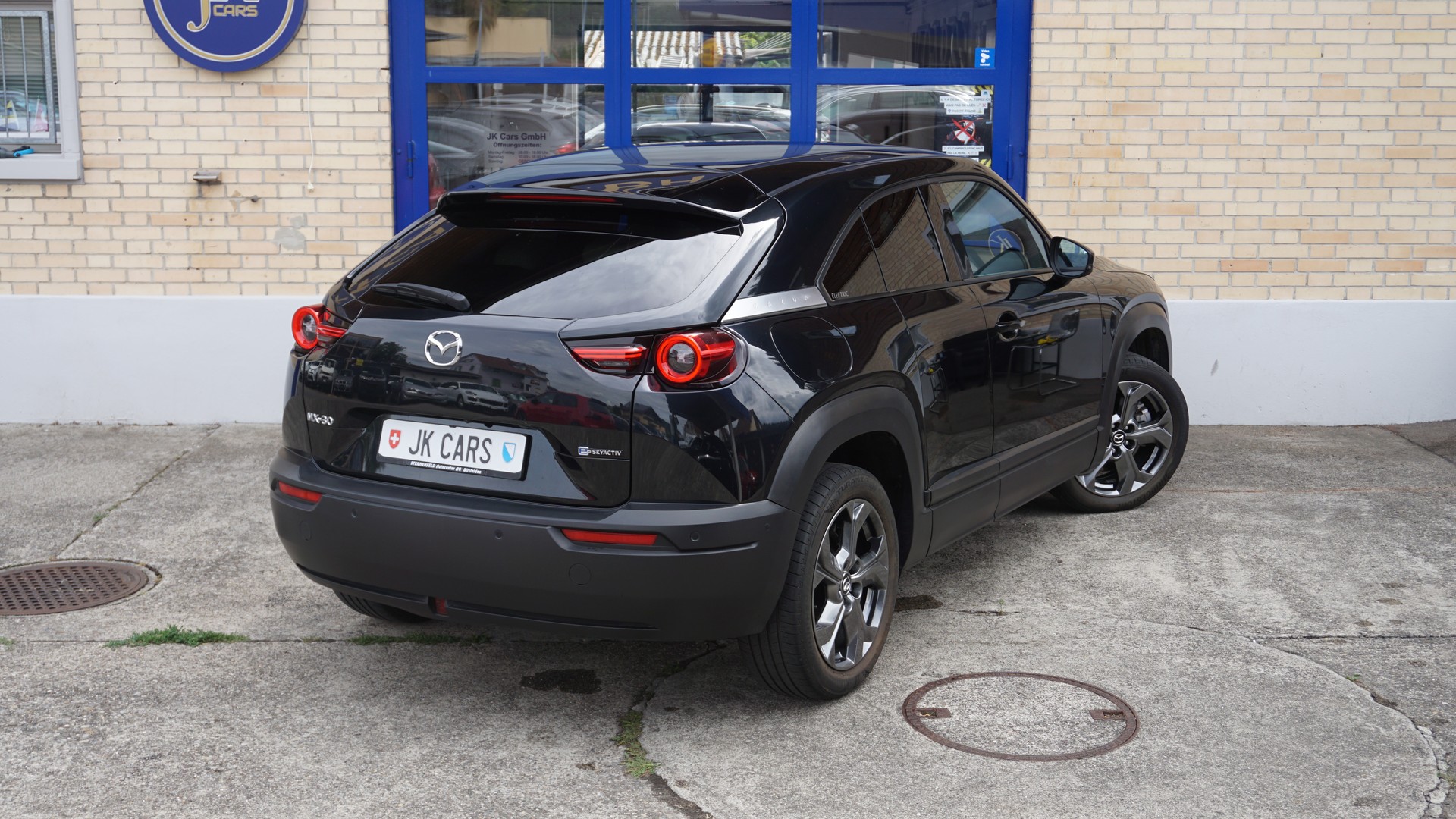 MAZDA MX-30 e-Skyactiv Revolution-image-9