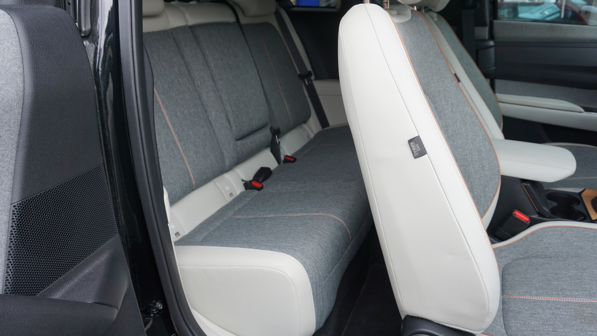 MAZDA MX-30 e-Skyactiv Revolution-image-19
