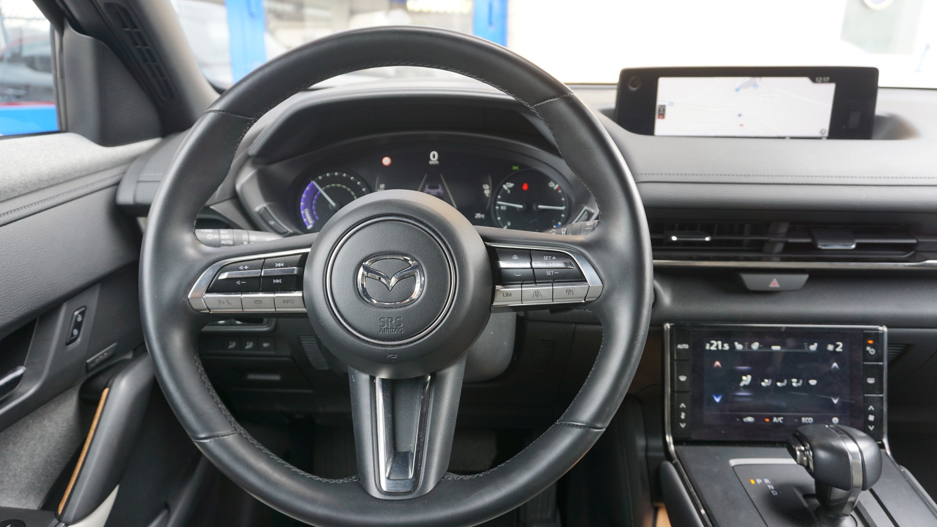 MAZDA MX-30 e-Skyactiv Revolution-image-12