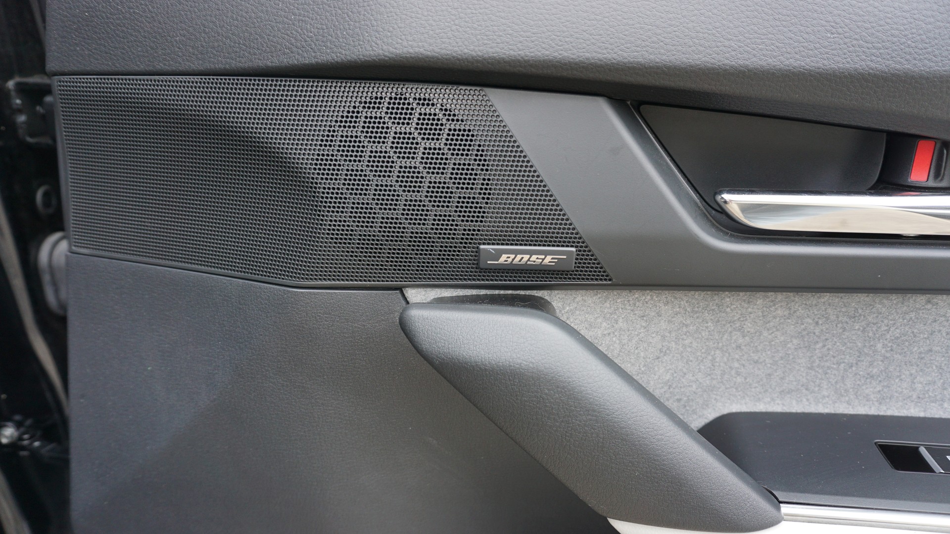 MAZDA MX-30 e-Skyactiv Revolution-image-23