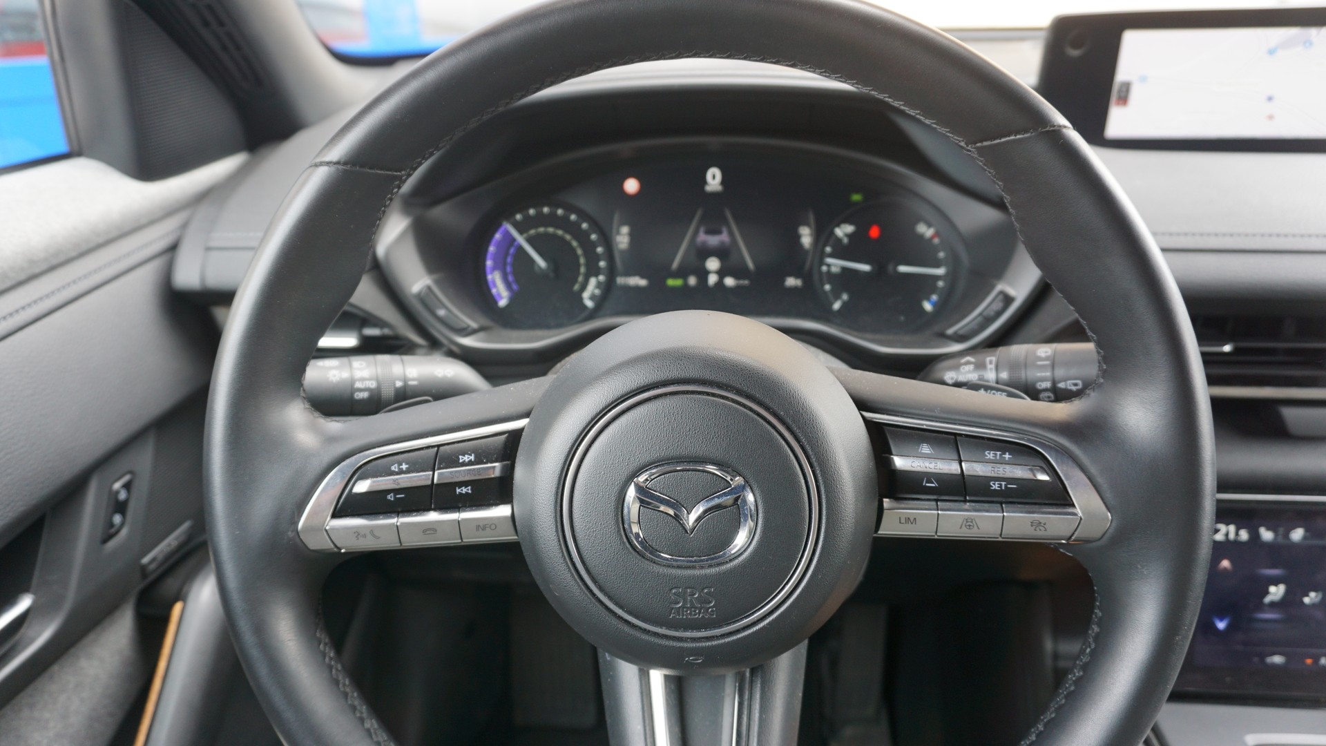 MAZDA MX-30 e-Skyactiv Revolution-image-11
