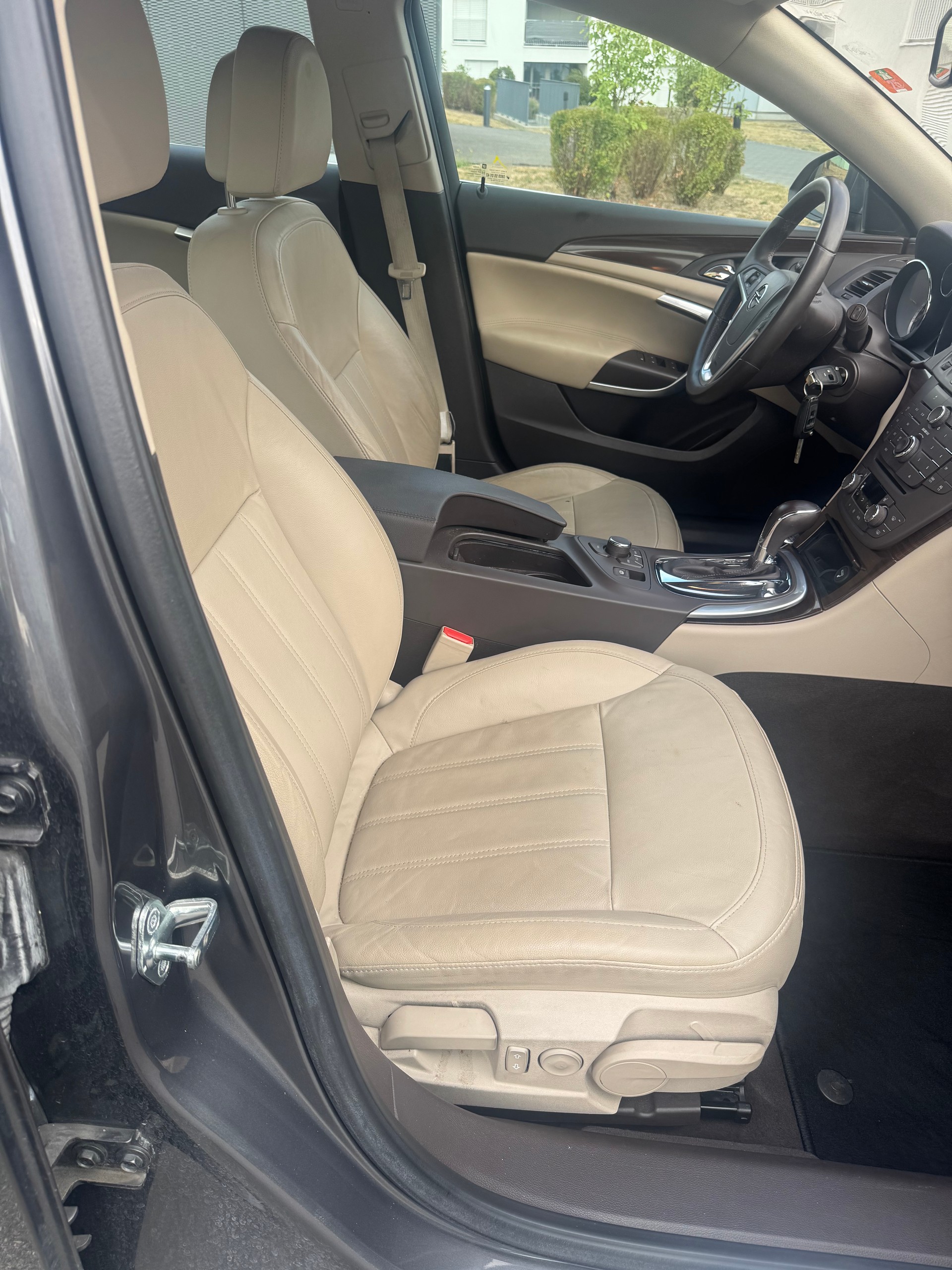 OPEL Insignia 2.0 Turbo Edition-image-14