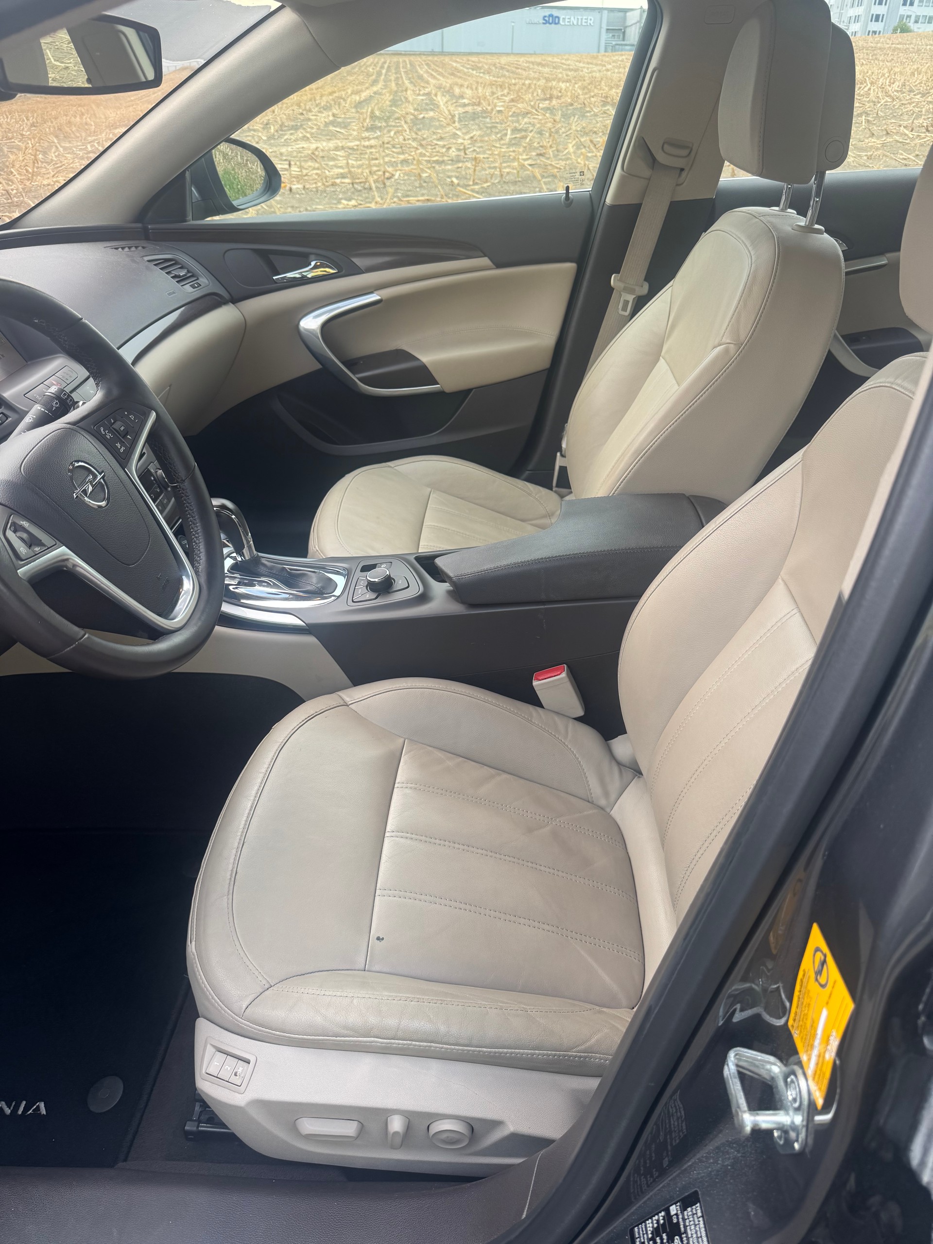 OPEL Insignia 2.0 Turbo Edition-image-11