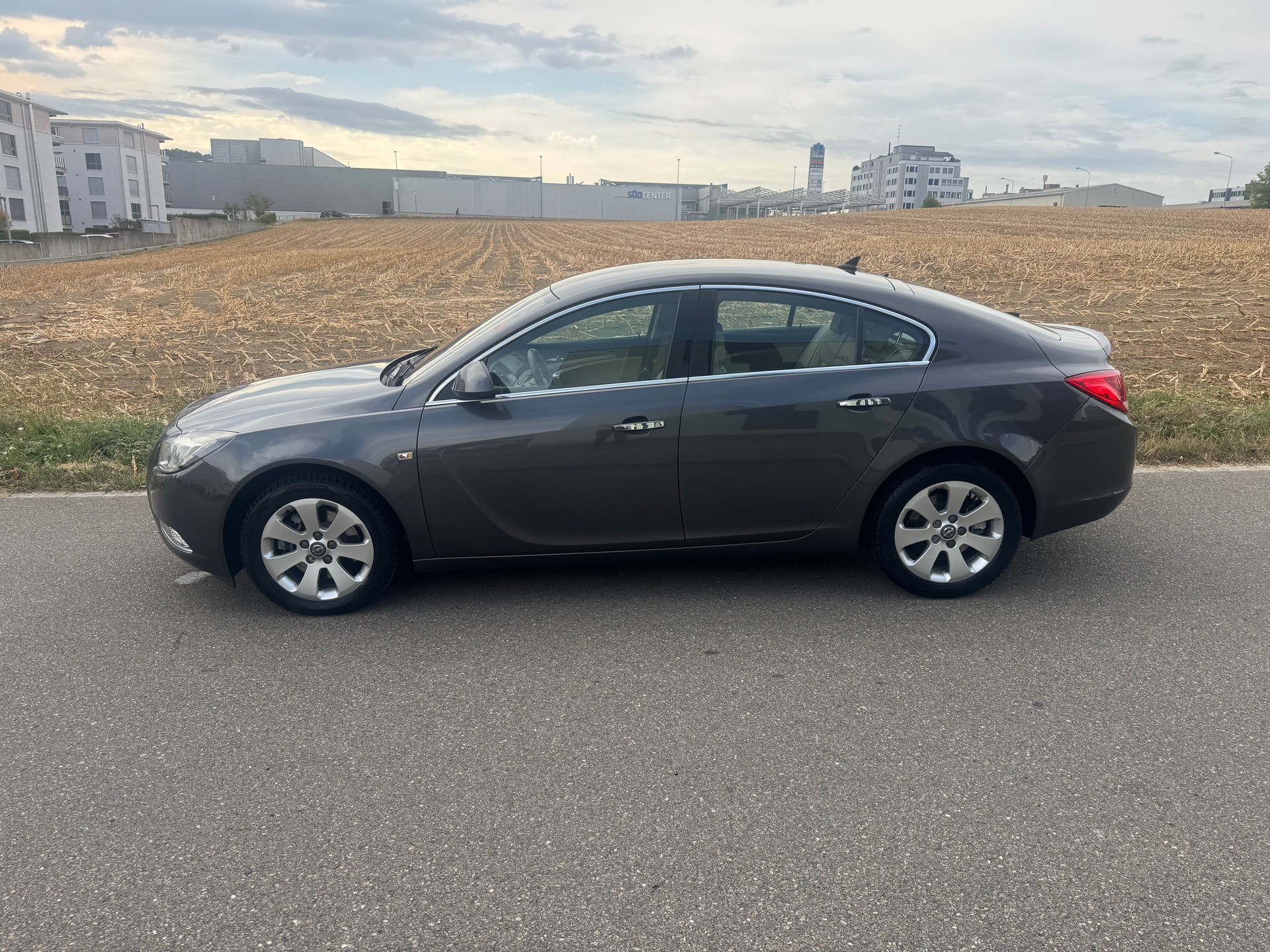 OPEL Insignia 2.0 Turbo Edition-image-8