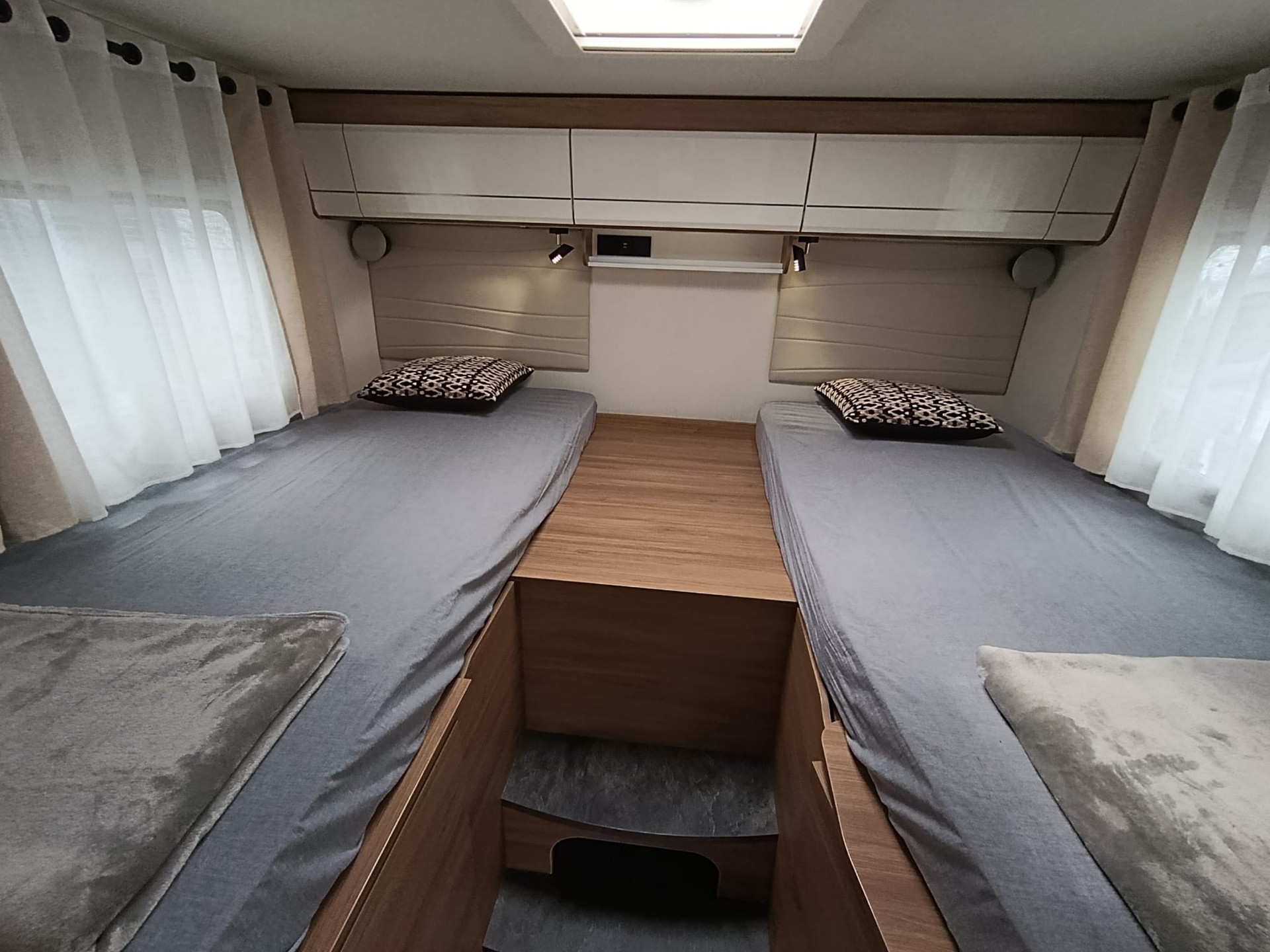 PILOTE Expression G690H *** Enormes Platzangebot auf nur 6,99 m***-showroom-element-2