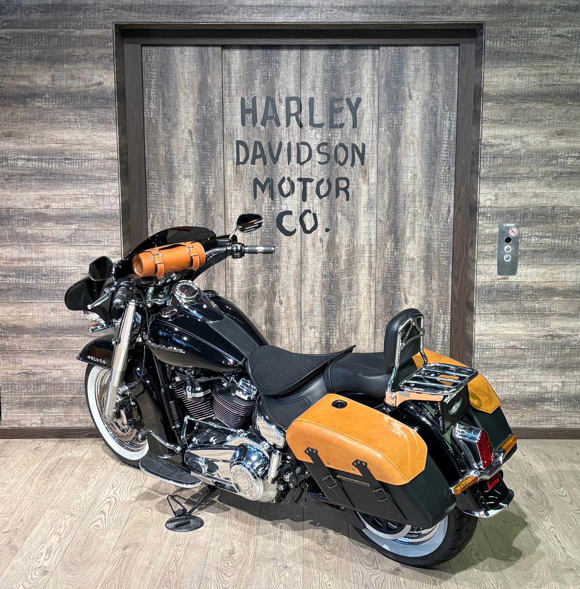HARLEY-DAVIDSON FLDE Deluxe 107 ABS-image-4