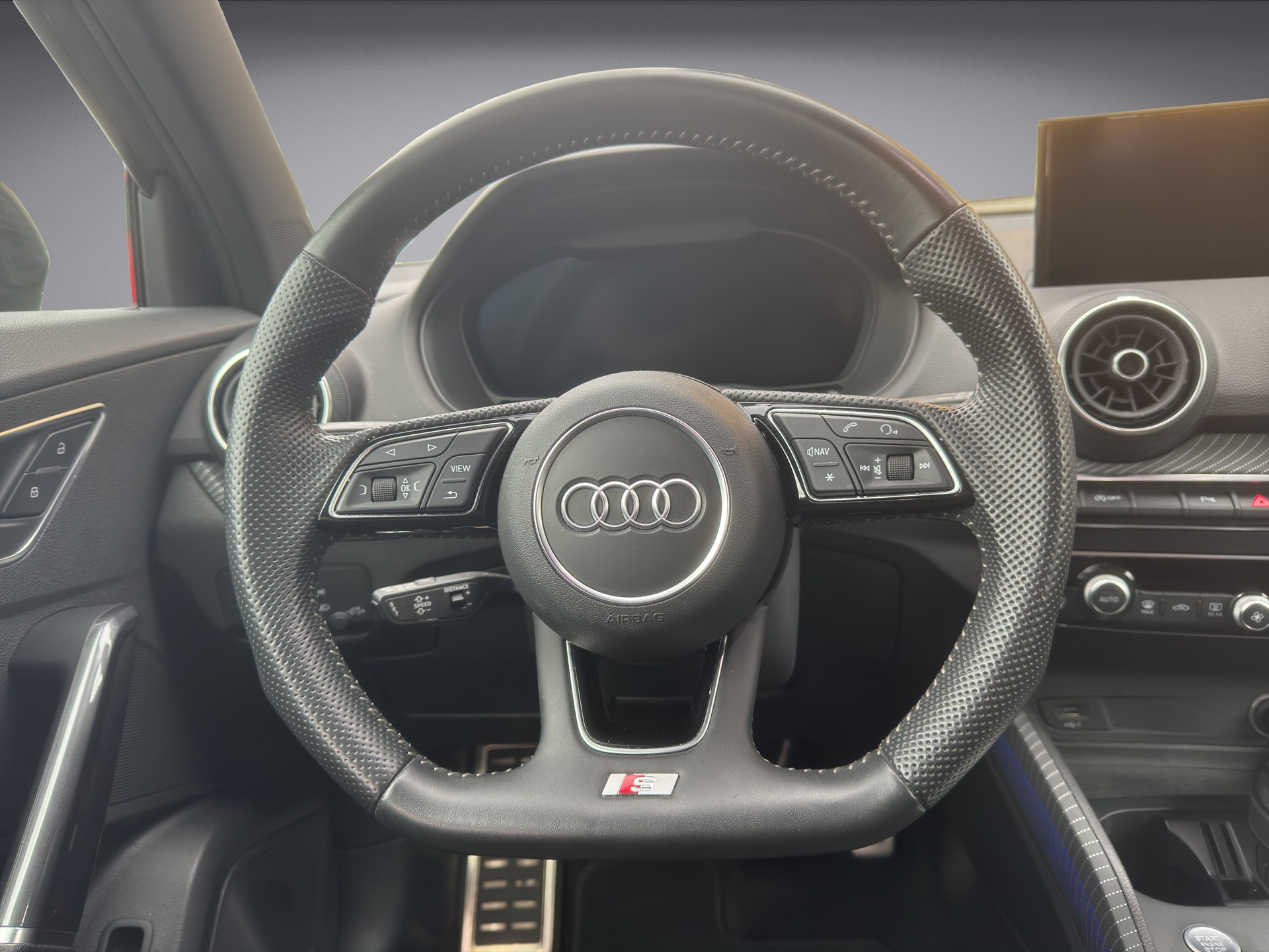 AUDI Q2 1.5 35 TFSI Sport S-Line-image-9