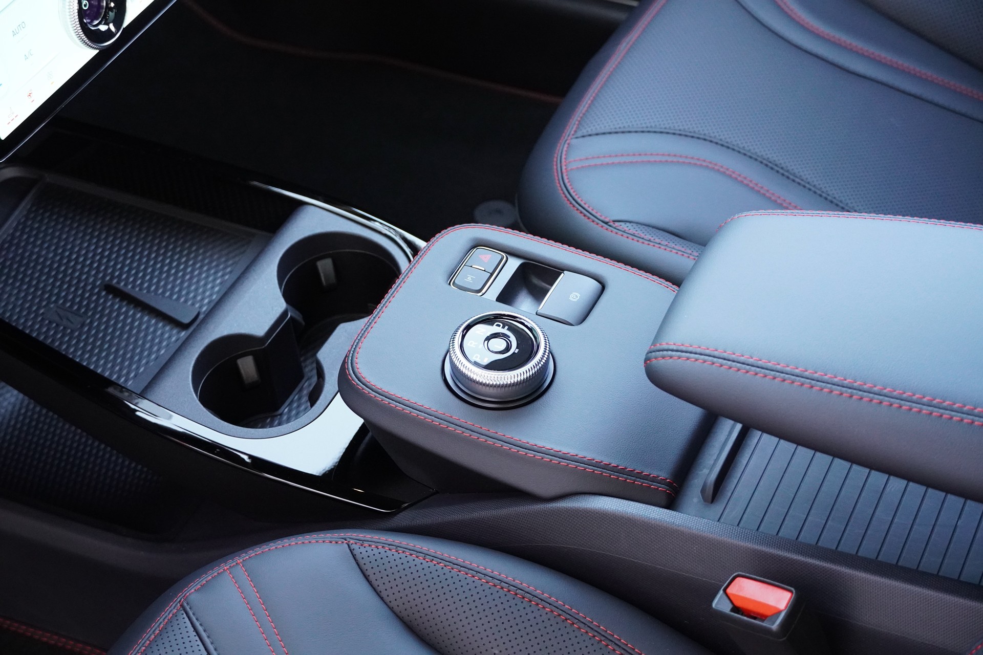 FORD Mustang MACH-E Premium AWD 72.6 kWh-image-16