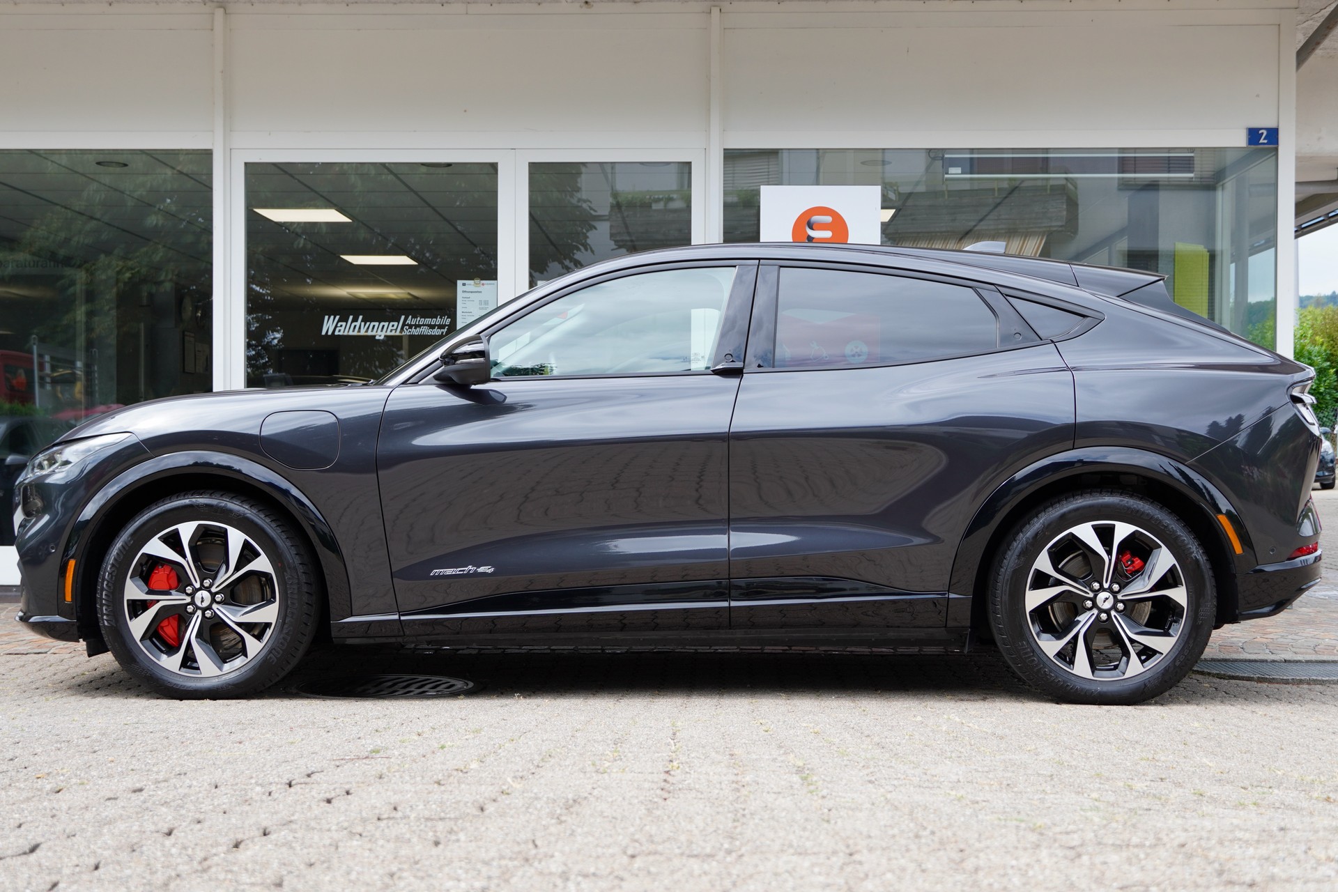 FORD Mustang MACH-E Premium AWD 72.6 kWh-image-3