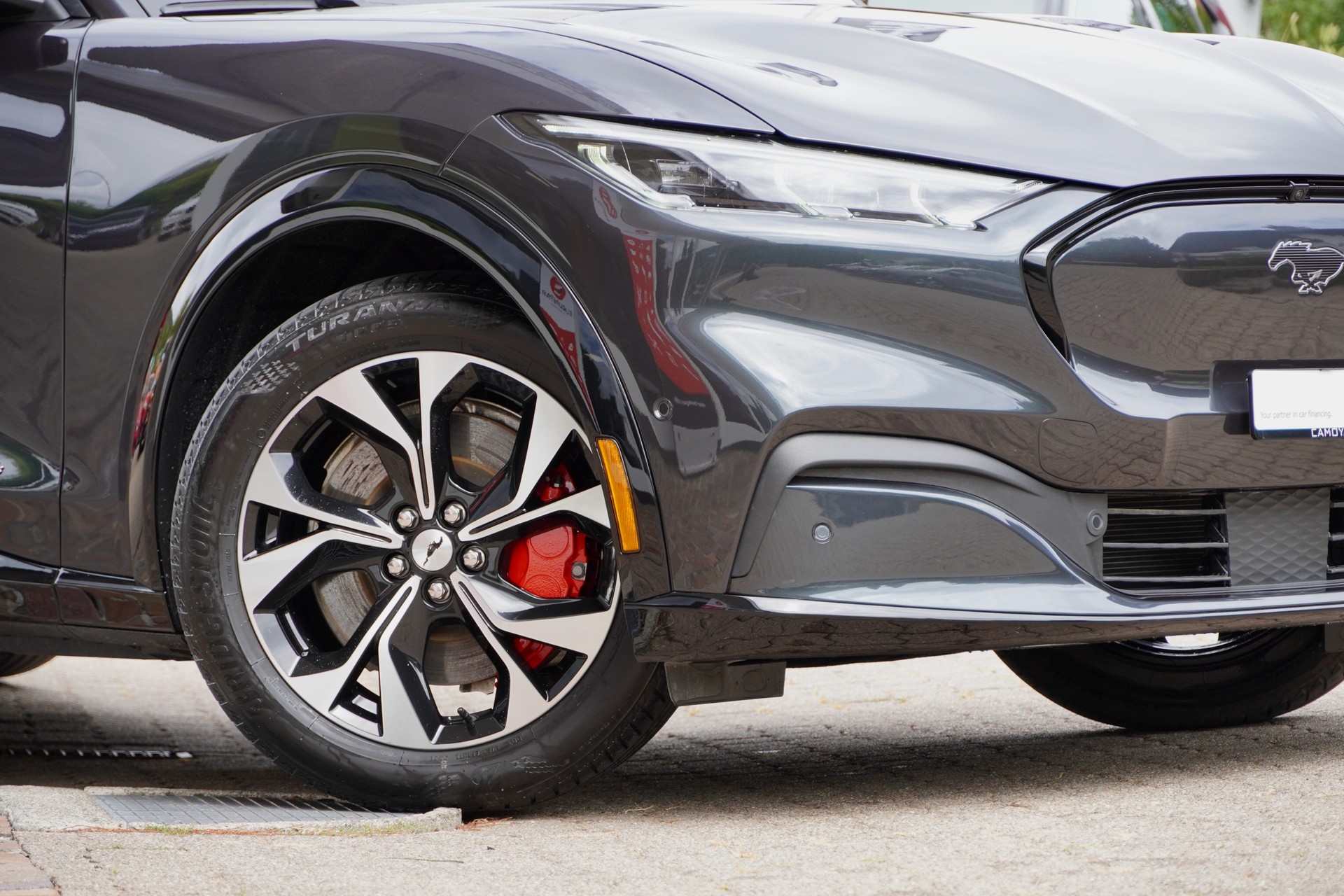 FORD Mustang MACH-E Premium AWD 72.6 kWh-image-1