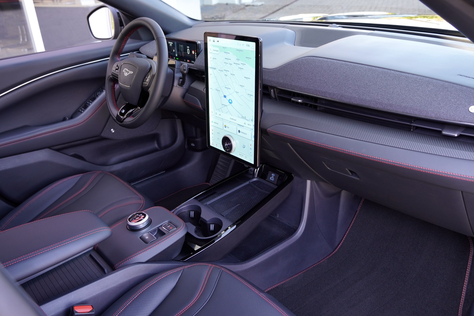 FORD Mustang MACH-E Premium AWD 72.6 kWh-image-9