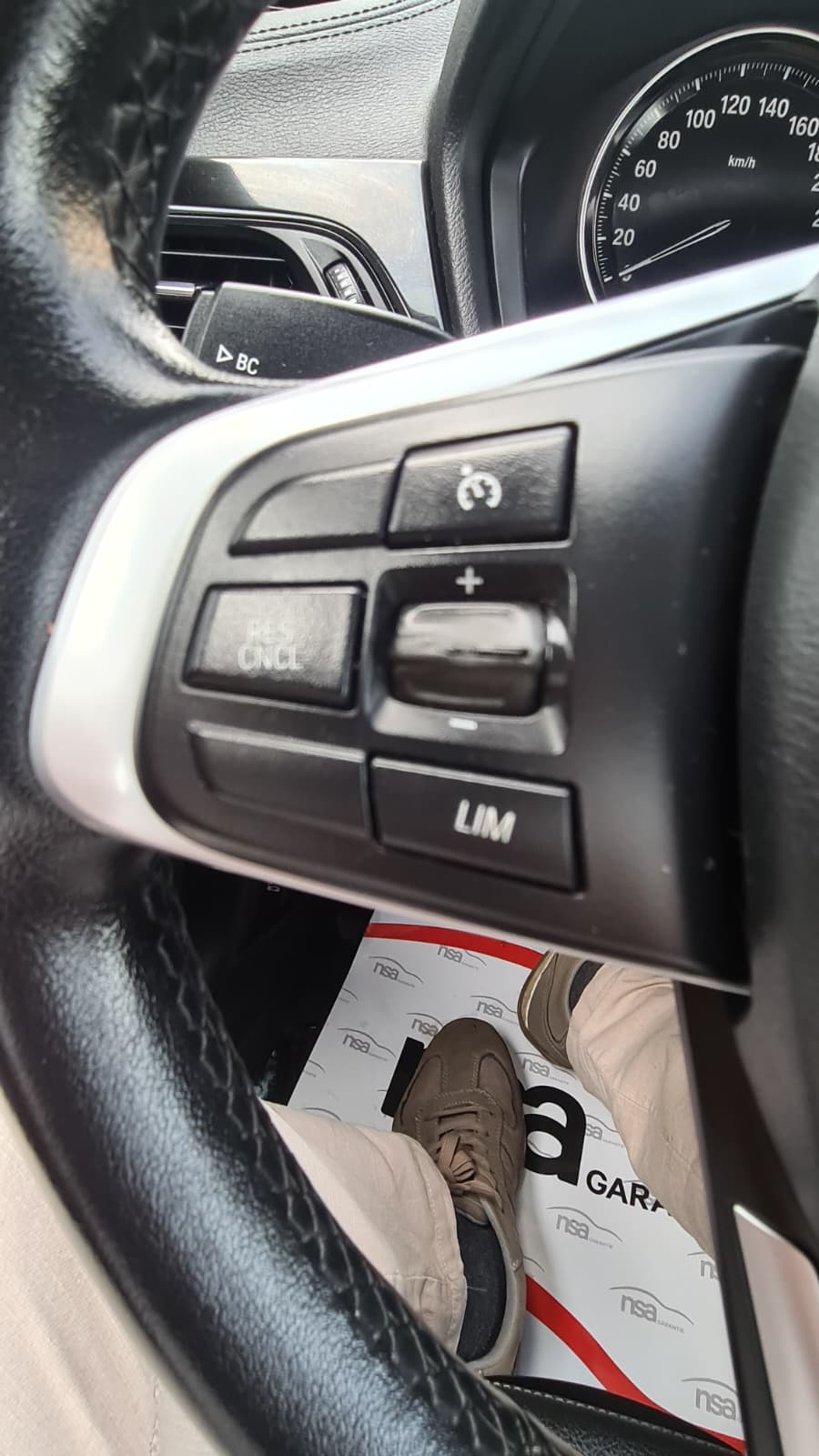 BMW X1 xDrive 18d Steptronic ** Teil-Leder ** Gr-Navi ** RF-Kamera ** Sitzheizung ** PDC V+H ** Frisch Ab MFK & Service **-image-11