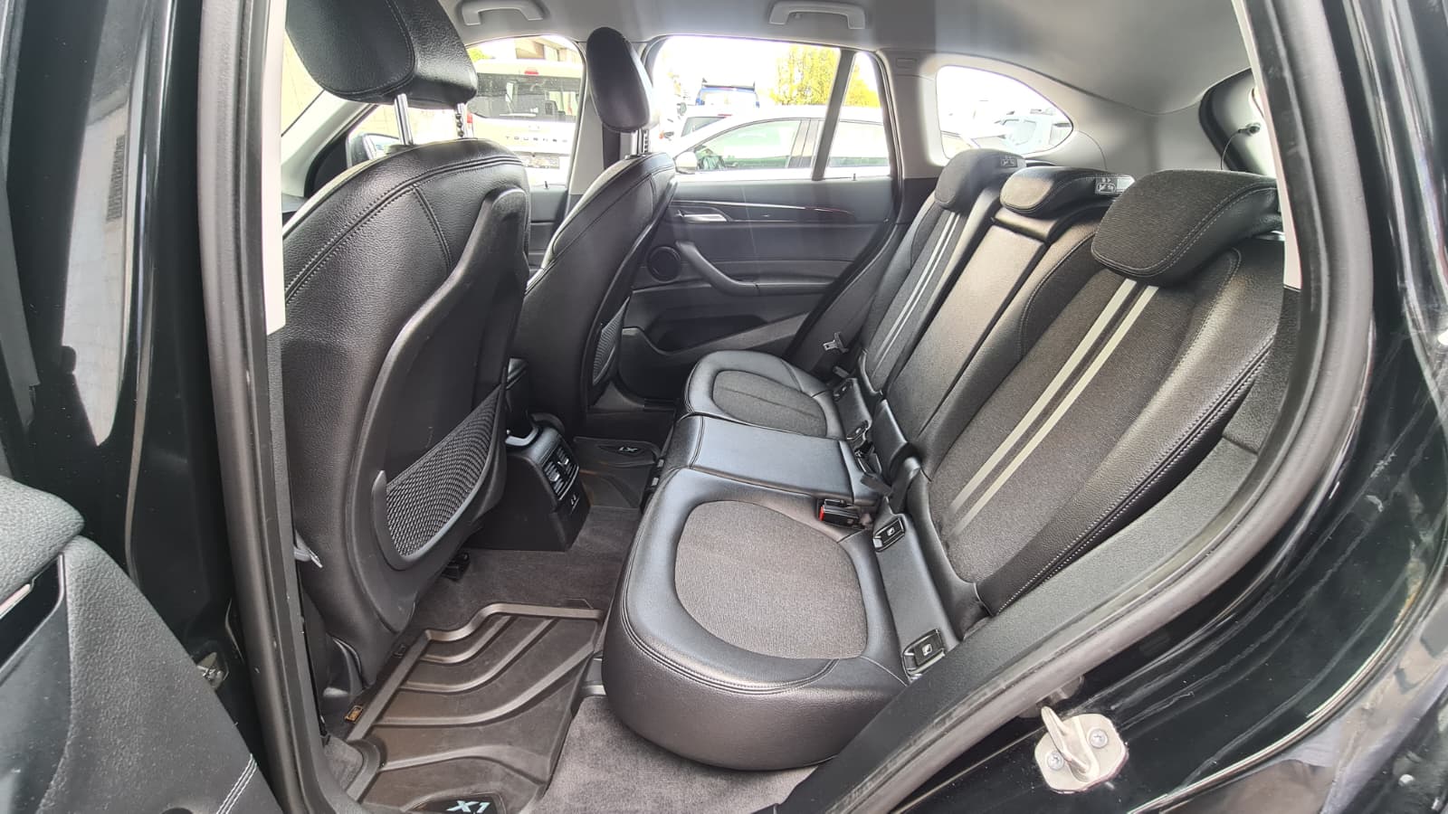 BMW X1 xDrive 18d Steptronic ** Teil-Leder ** Gr-Navi ** RF-Kamera ** Sitzheizung ** PDC V+H ** Frisch Ab MFK & Service **-image-20