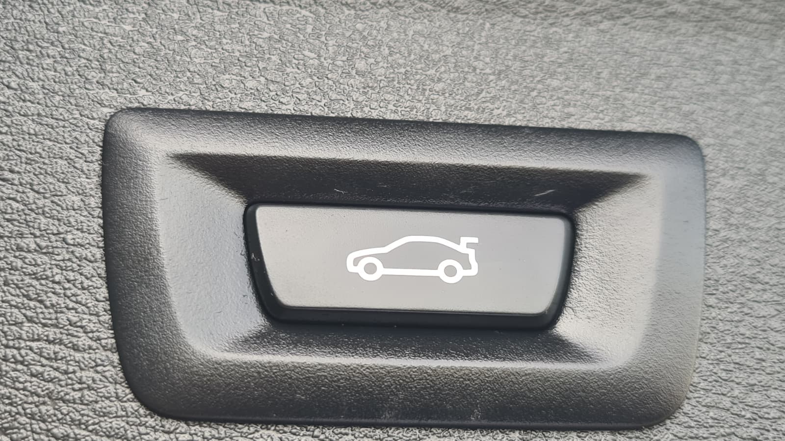 BMW X1 xDrive 18d Steptronic ** Teil-Leder ** Gr-Navi ** RF-Kamera ** Sitzheizung ** PDC V+H ** Frisch Ab MFK & Service **-image-10