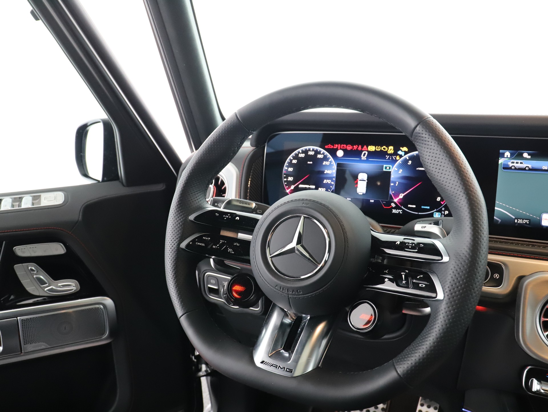 MERCEDES-BENZ G 63 AMG 9G-Tronic-image-11