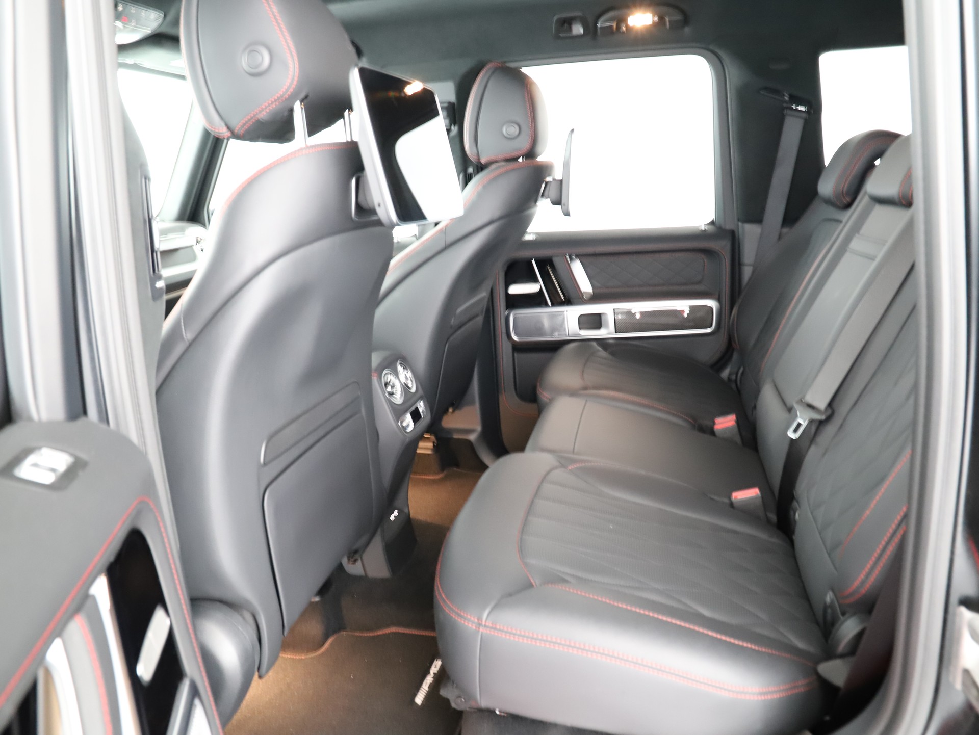 MERCEDES-BENZ G 63 AMG 9G-Tronic-image-12