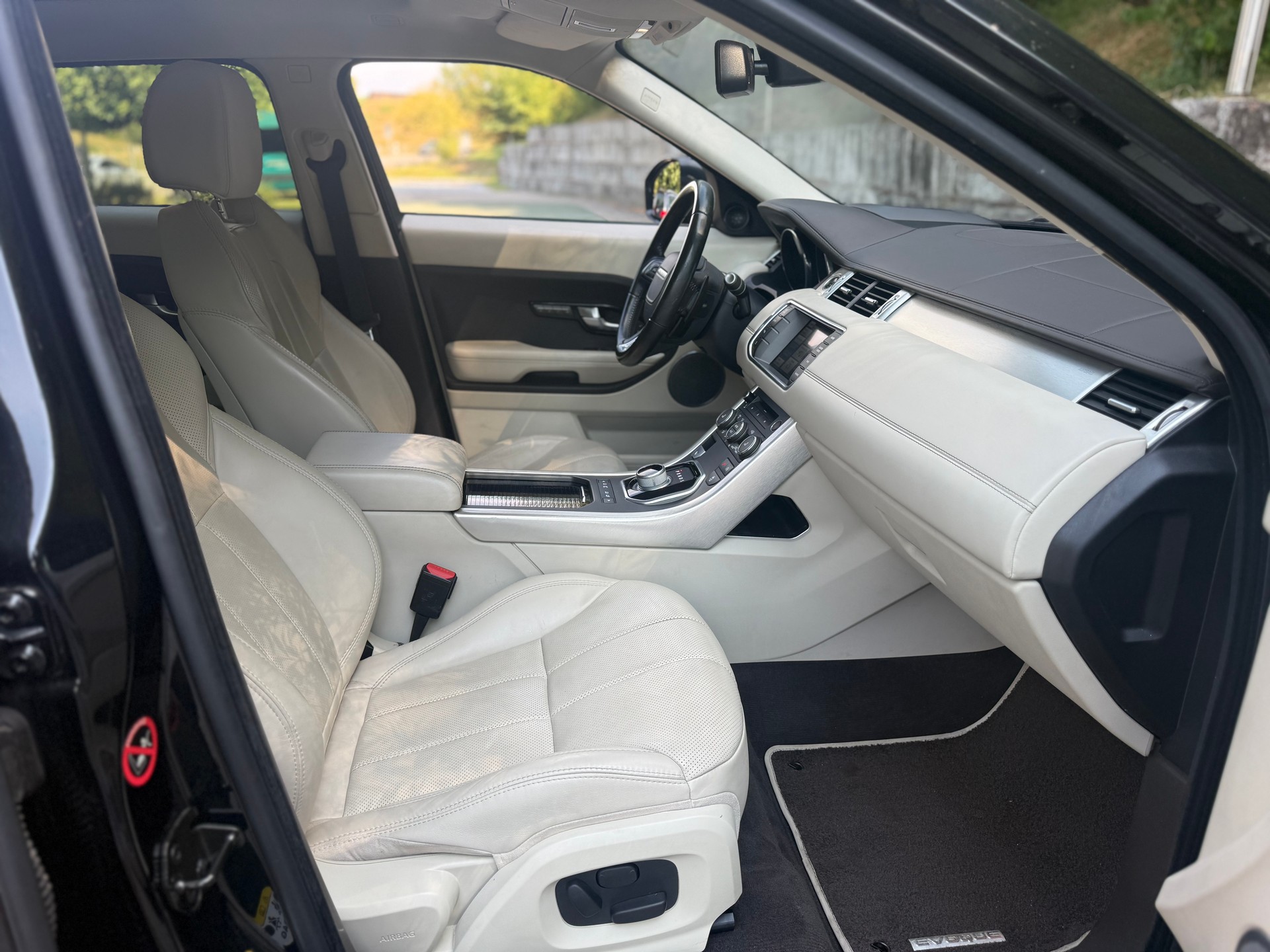 LAND ROVER Range Rover Evoque 2.0 Si4 Autobiography AT9-image-5