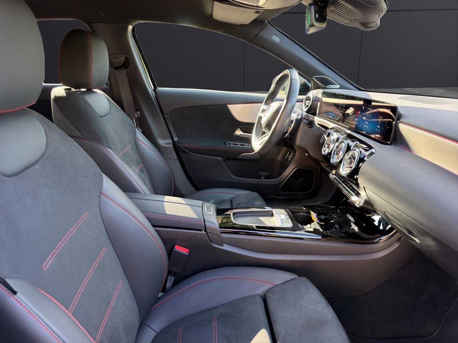 MERCEDES-BENZ A 35 AMG 4matic Limousine-image-18