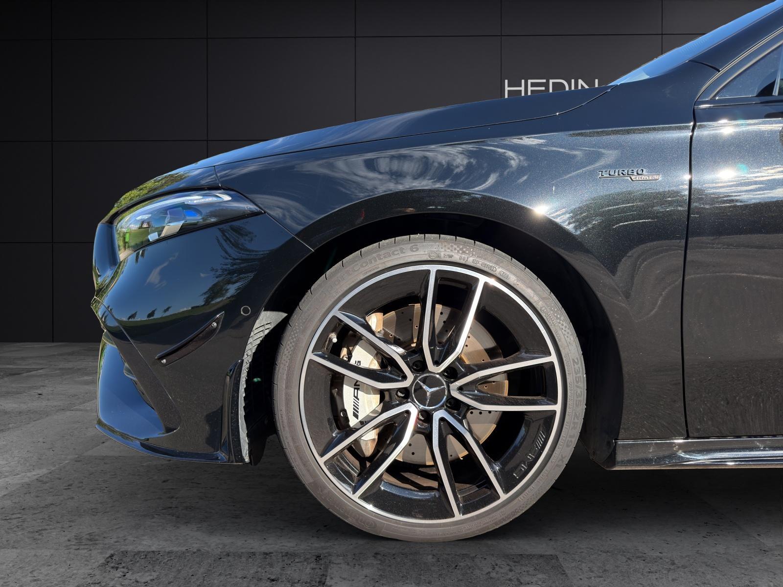 MERCEDES-BENZ A 35 AMG 4matic Limousine-image-4