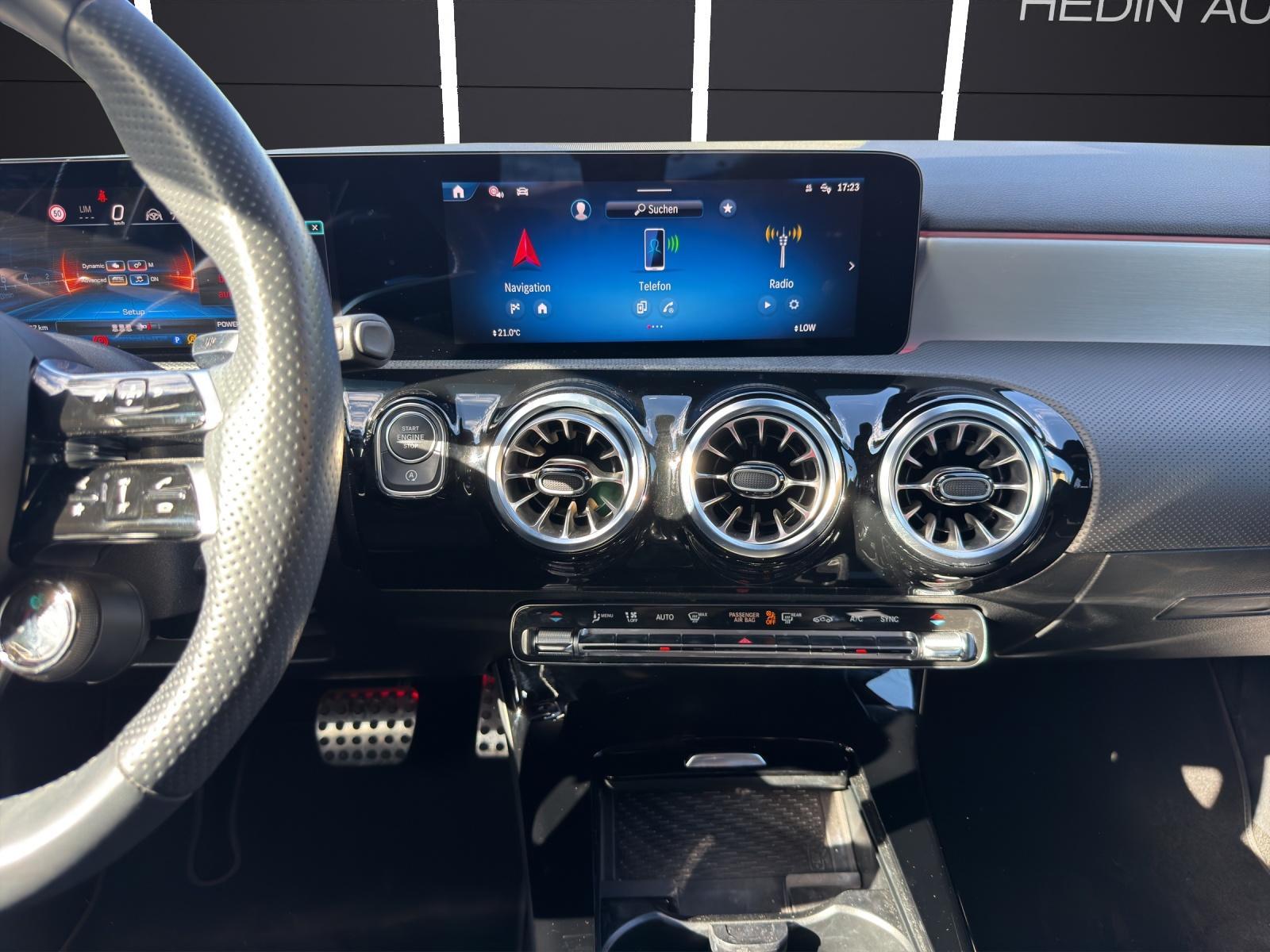 MERCEDES-BENZ A 35 AMG 4matic Limousine-image-12