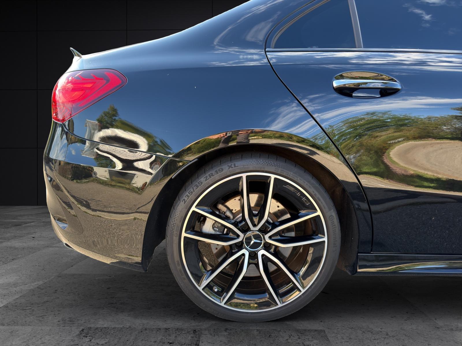 MERCEDES-BENZ A 35 AMG 4matic Limousine-image-19